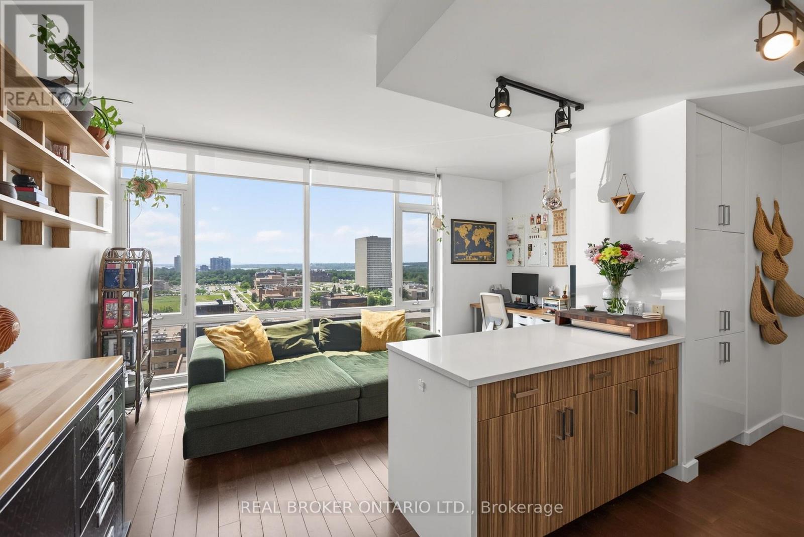 Stylish 1-bedroom, 1-bathroom corner unit