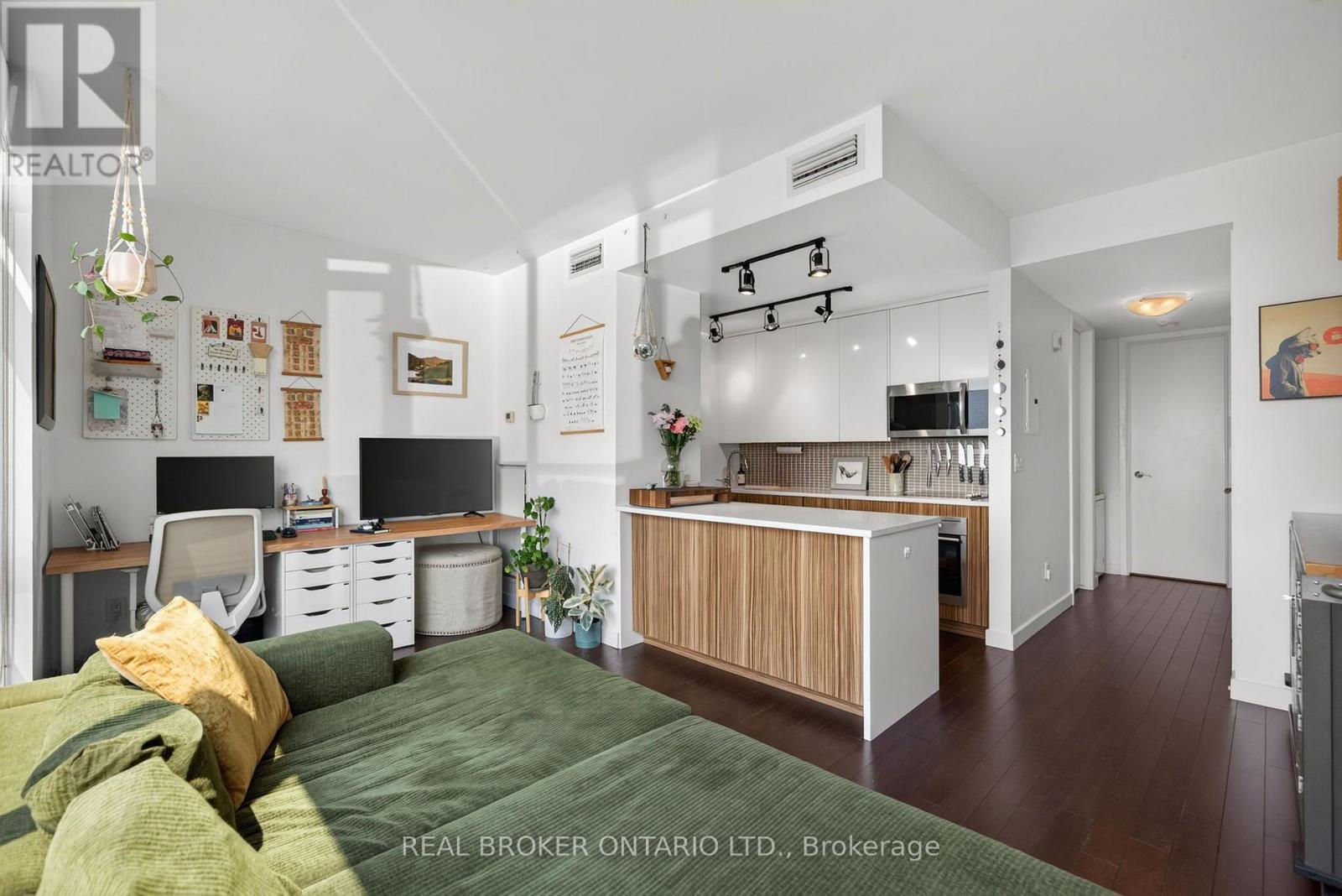 Offering 632 SQ.FT. of living space
