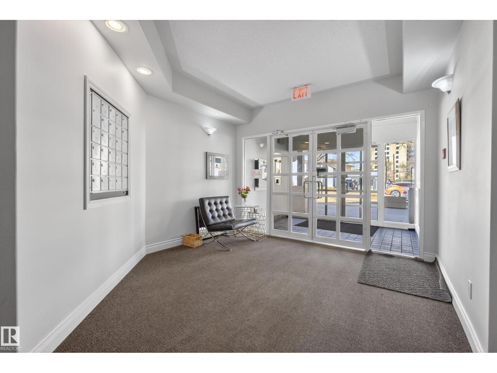 #205 10011 110 ST NW - 9