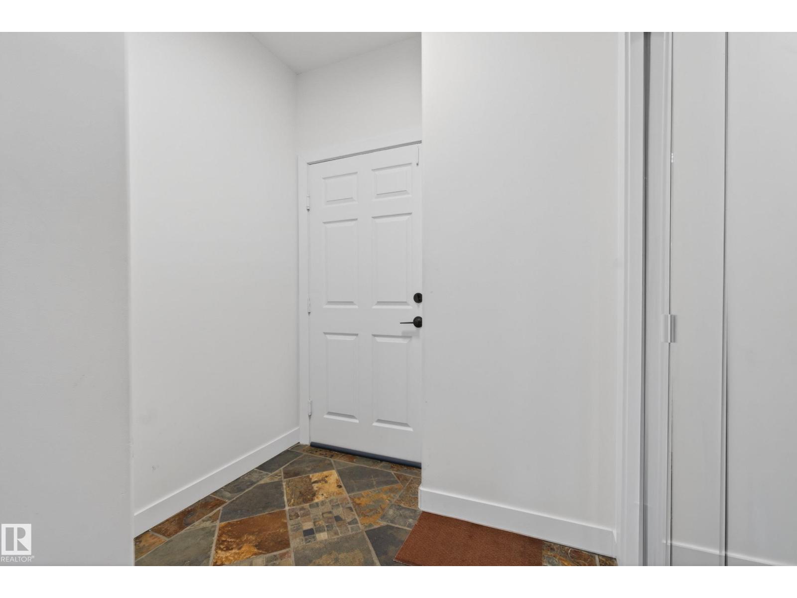 #205 10011 110 ST NW - 12