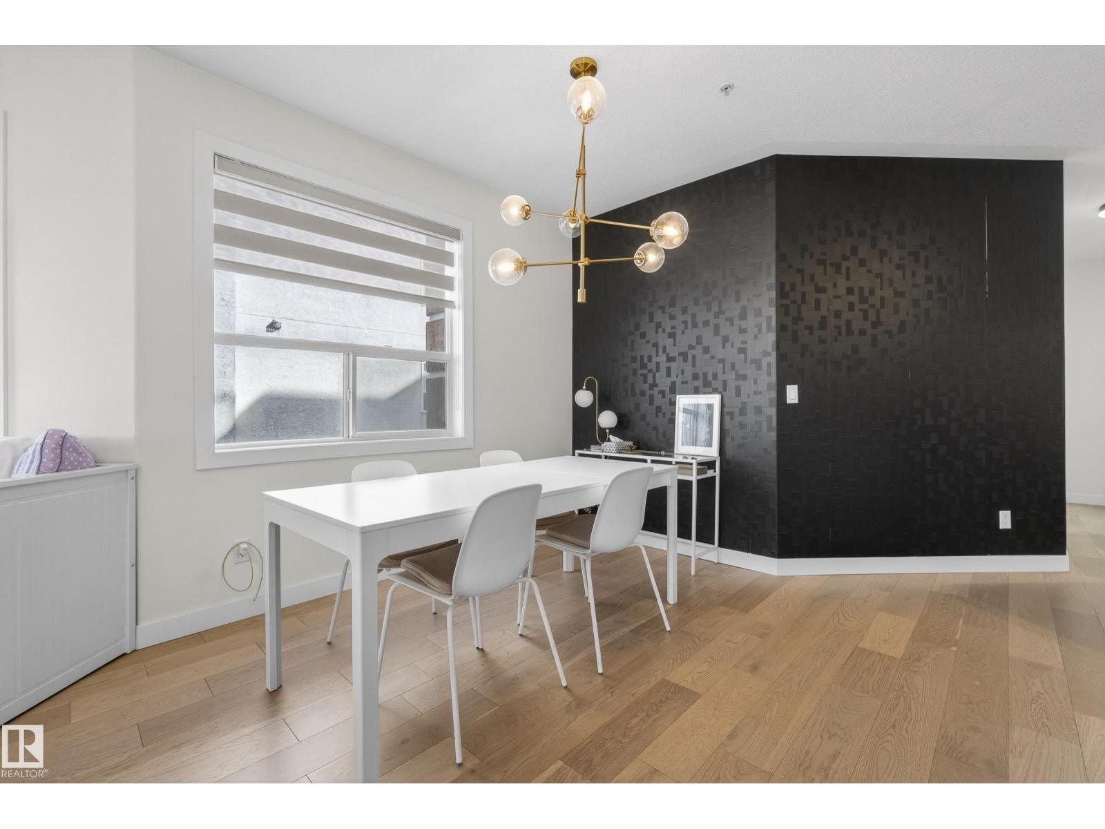 #205 10011 110 ST NW - 18