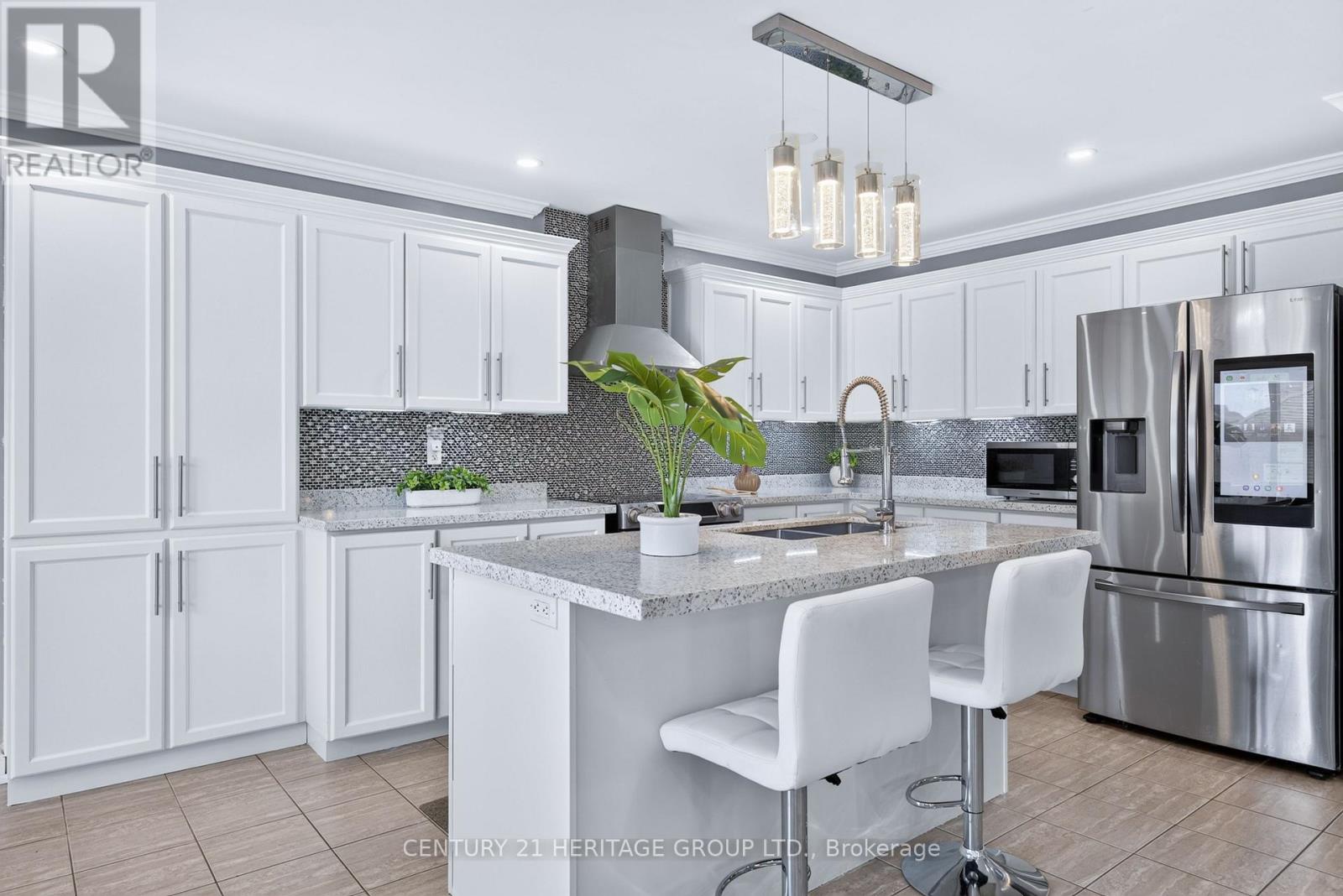 182 RICHARDSON CRESCENT - 14