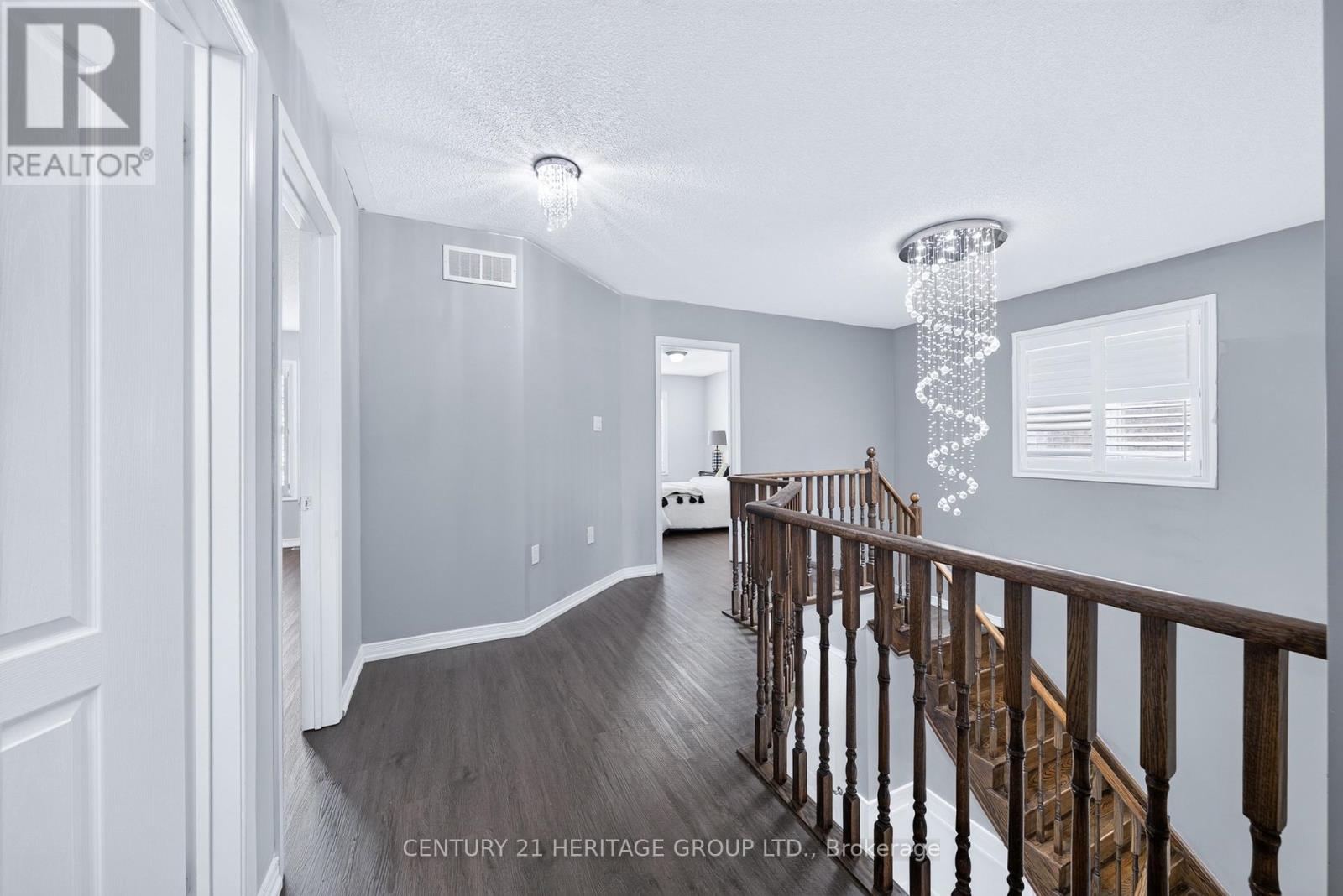 182 RICHARDSON CRESCENT - 28