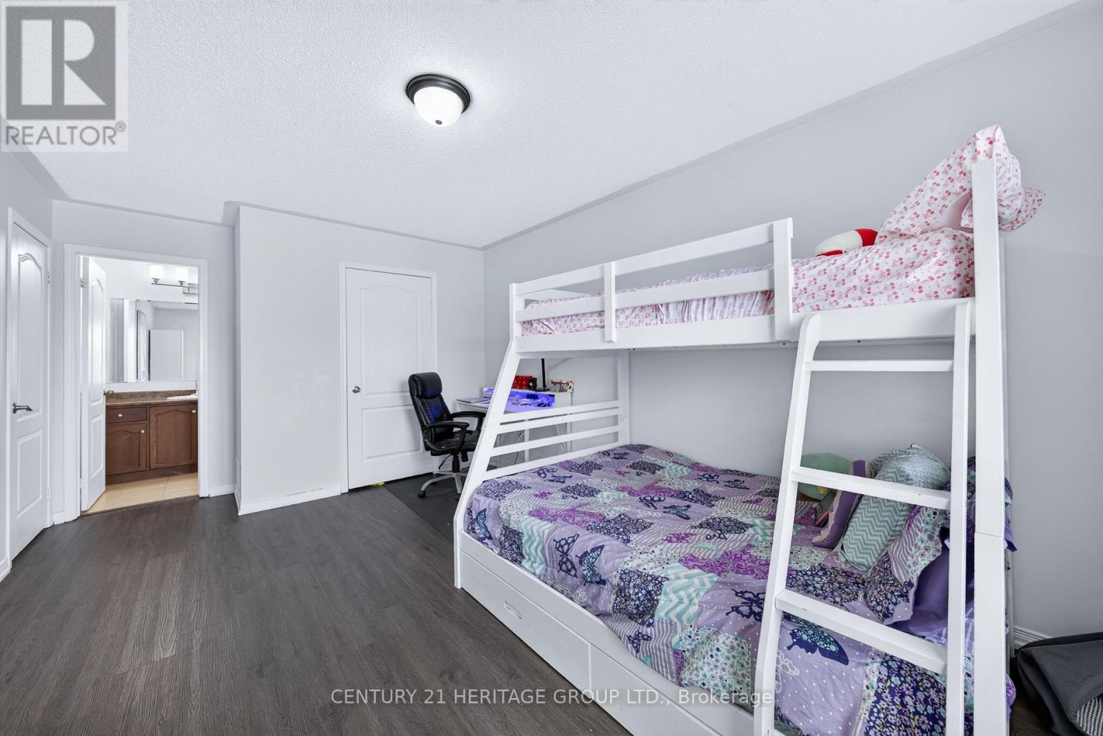 182 RICHARDSON CRESCENT - 32