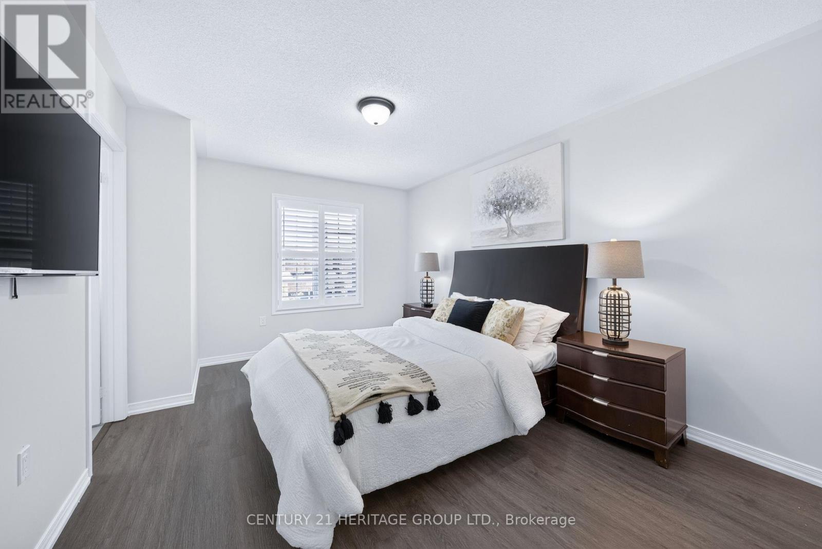 182 RICHARDSON CRESCENT - 34