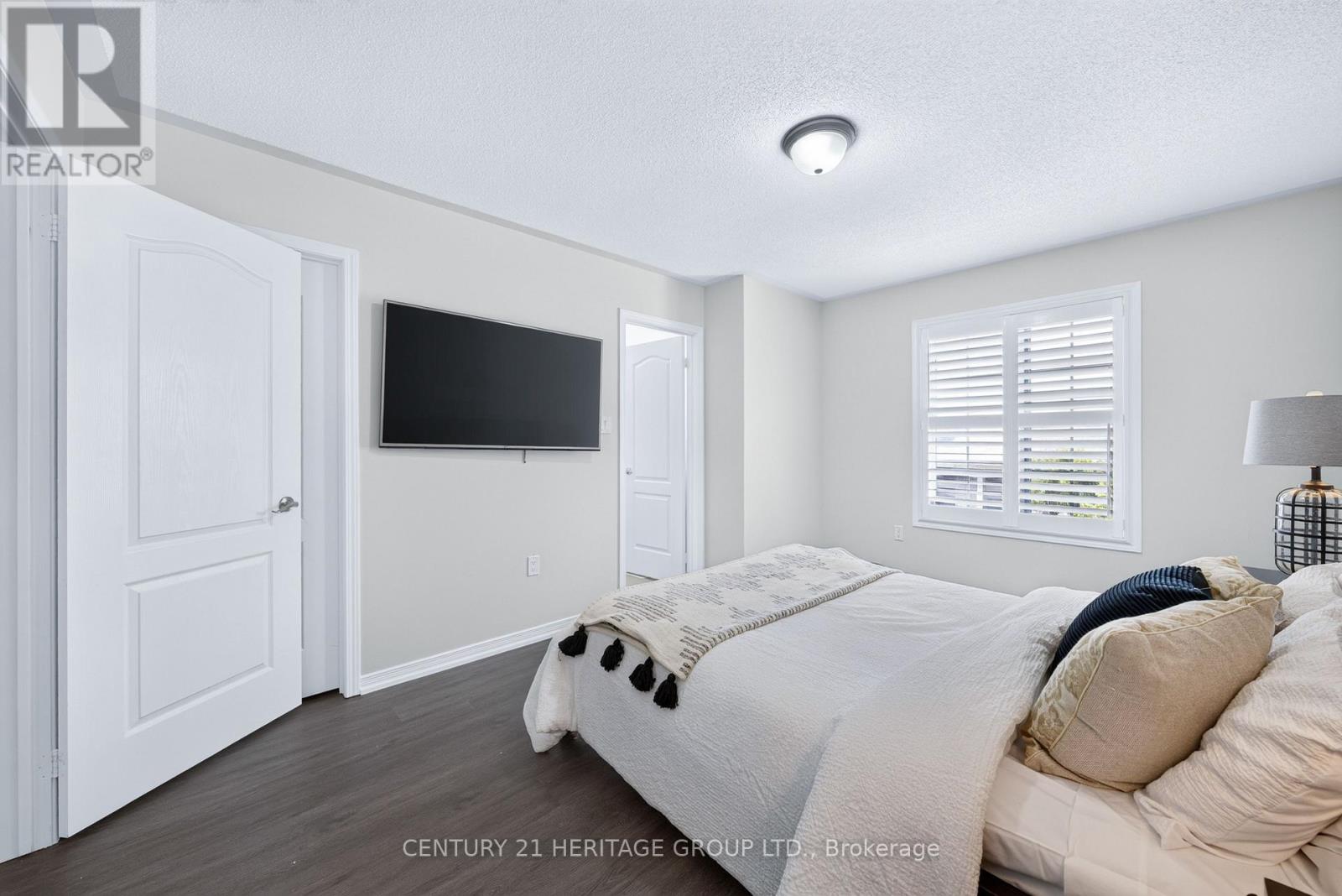 182 RICHARDSON CRESCENT - 35