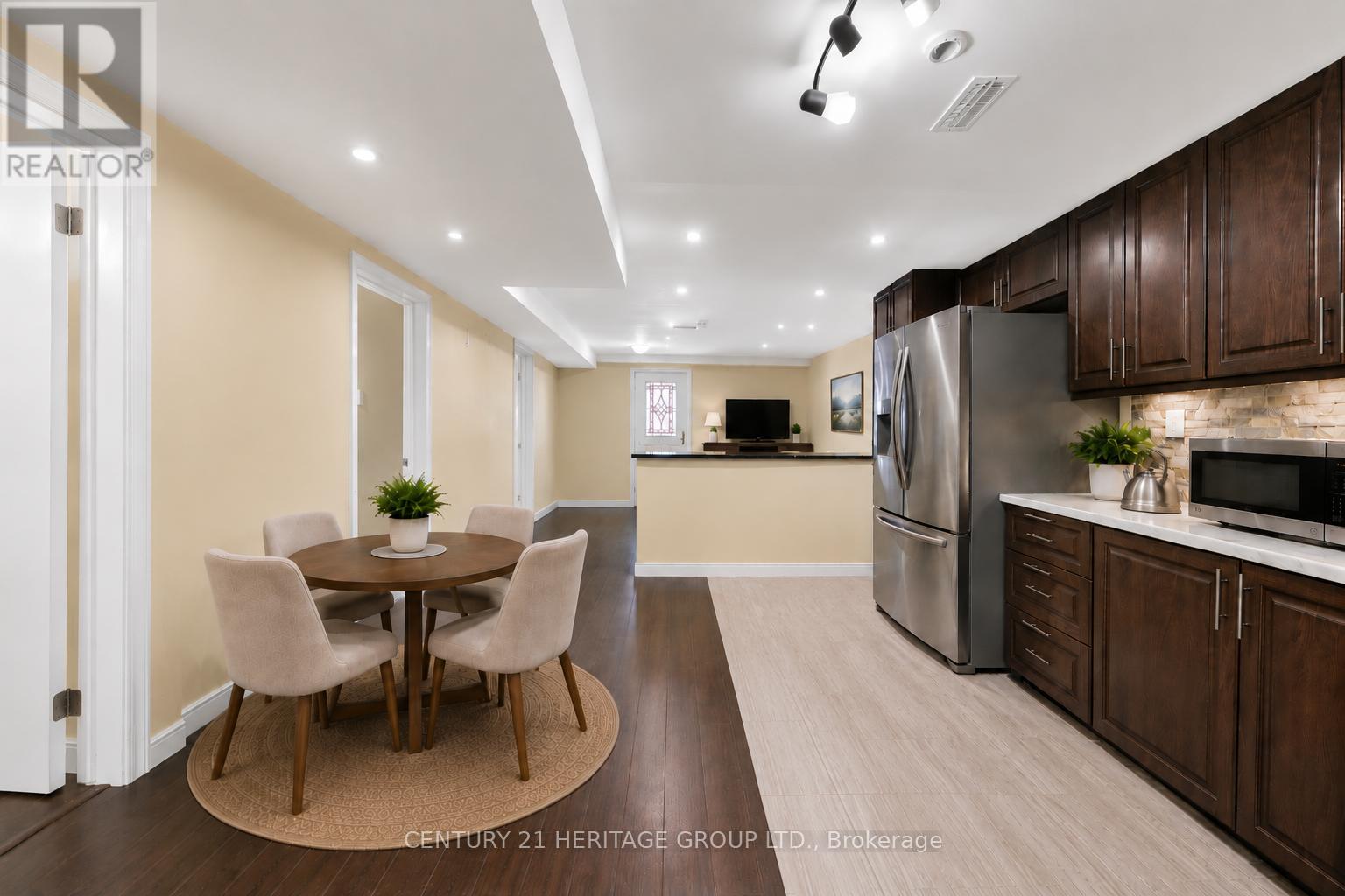 182 RICHARDSON CRESCENT - 43