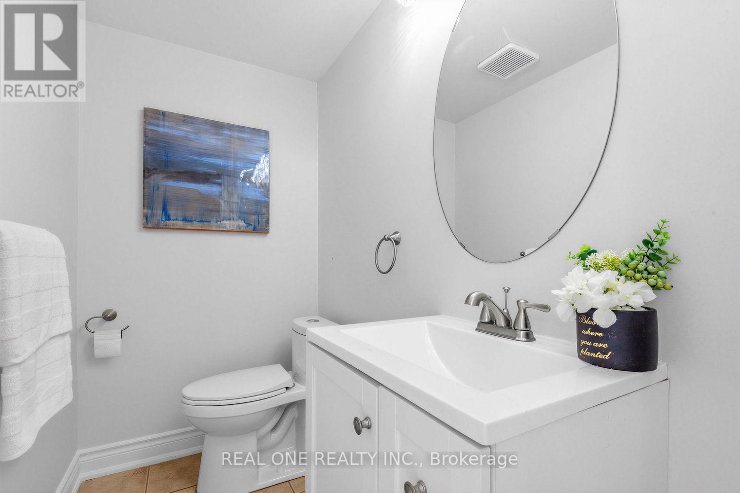 43 BETHUNE WAY - 13