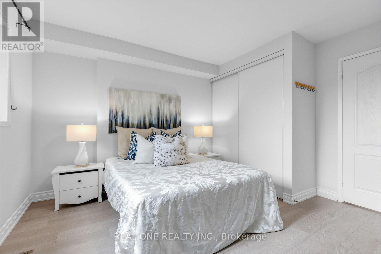 43 BETHUNE WAY - 15