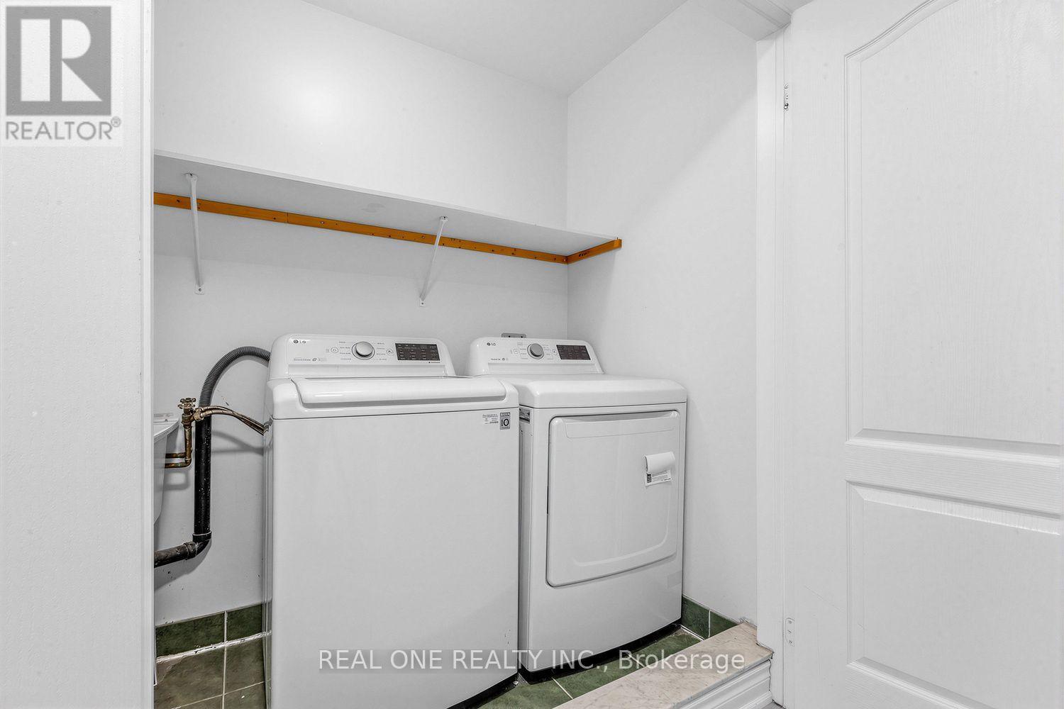 43 BETHUNE WAY - 19