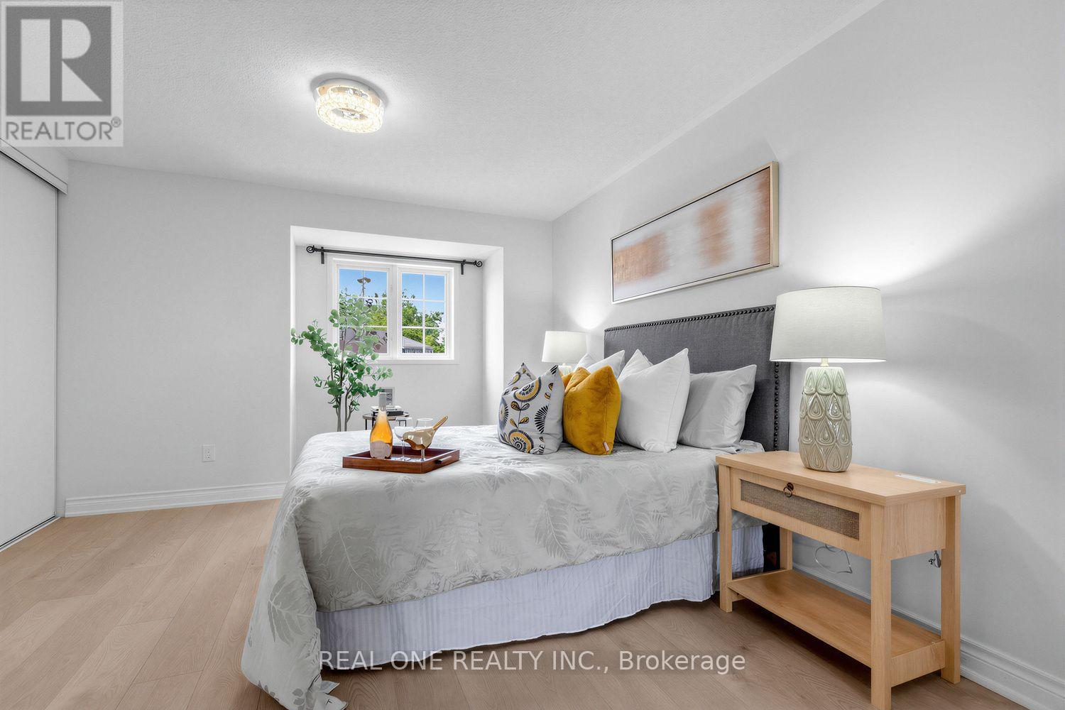 43 BETHUNE WAY - 20