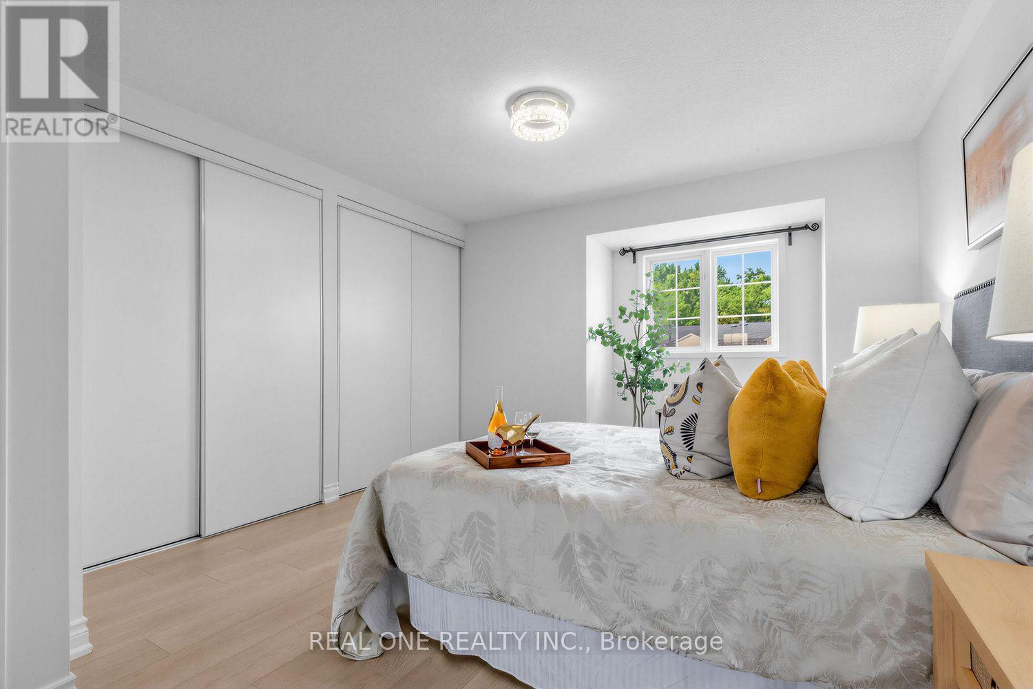 43 BETHUNE WAY - 21