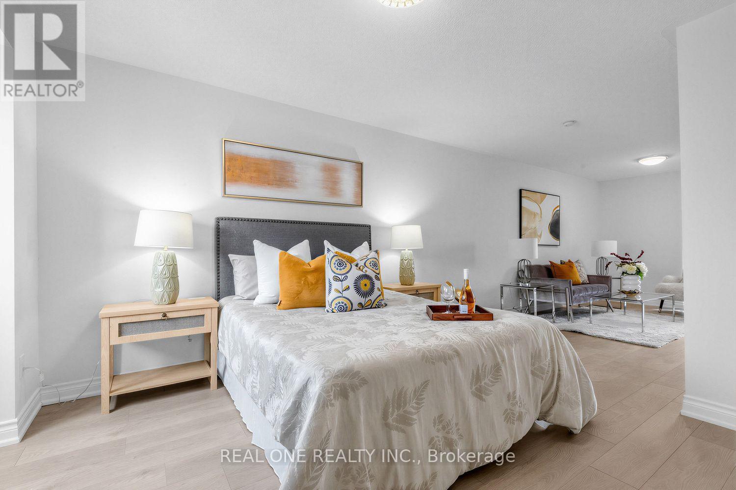 43 BETHUNE WAY - 22