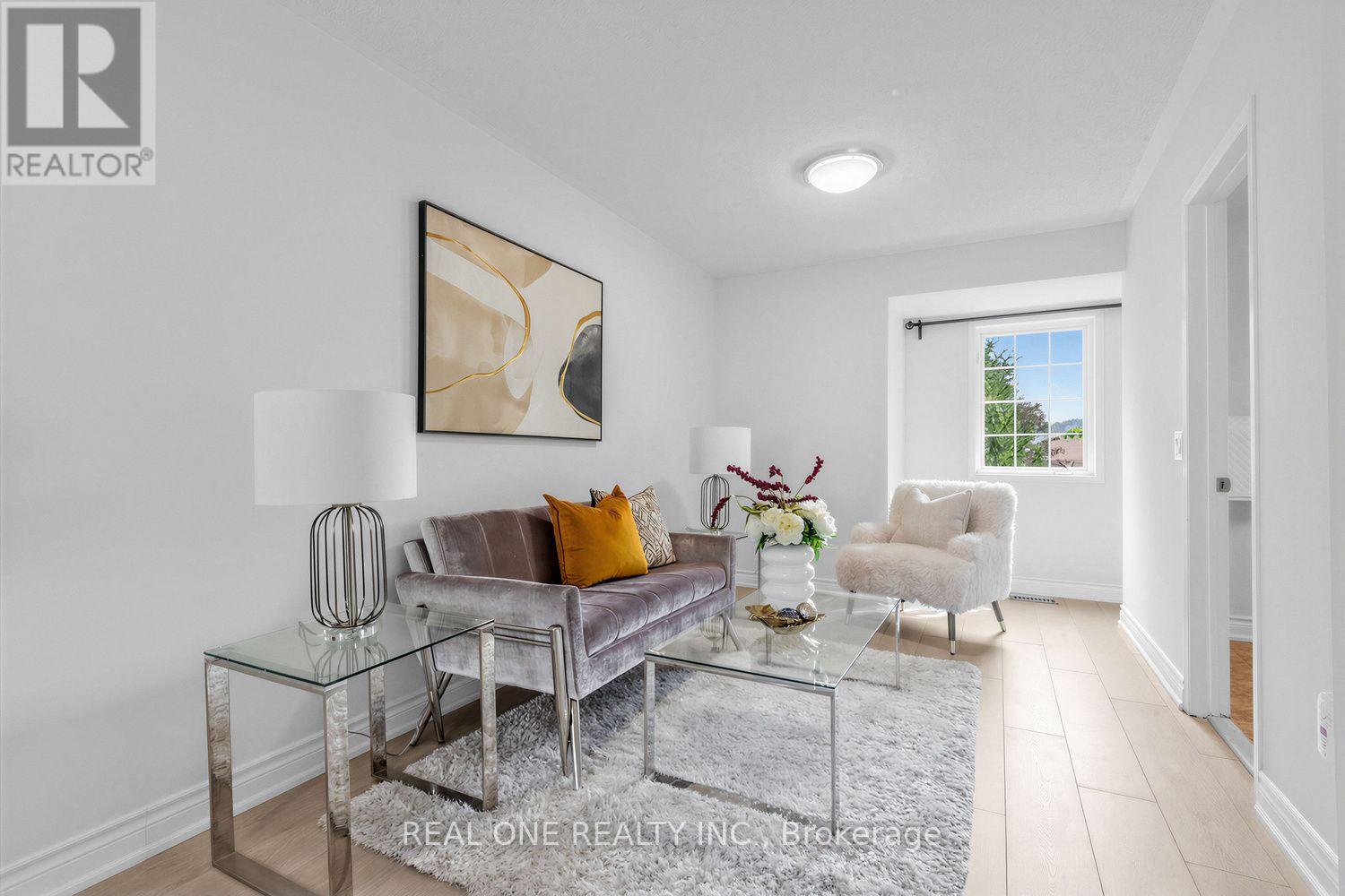 43 BETHUNE WAY - 23