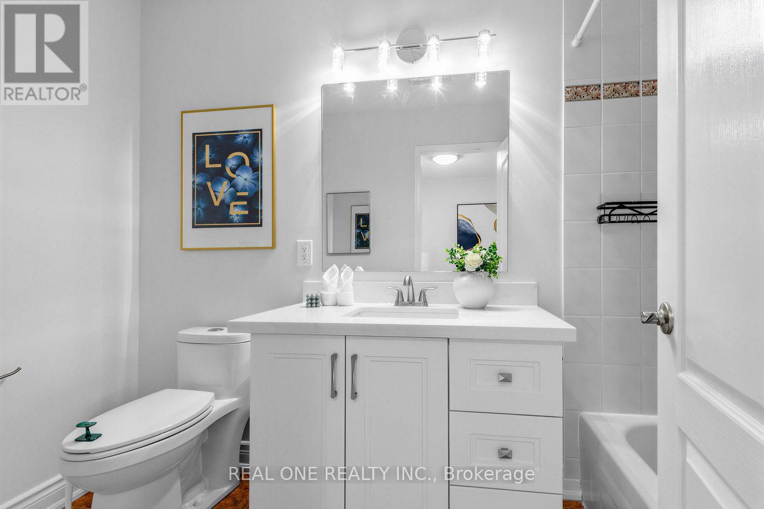 43 BETHUNE WAY - 25