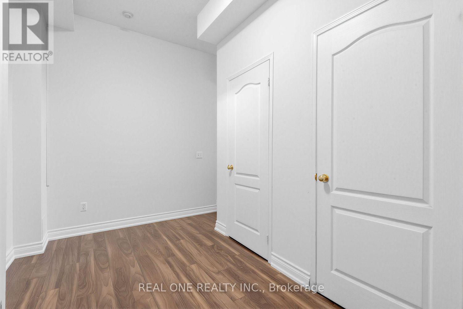 43 BETHUNE WAY - 28