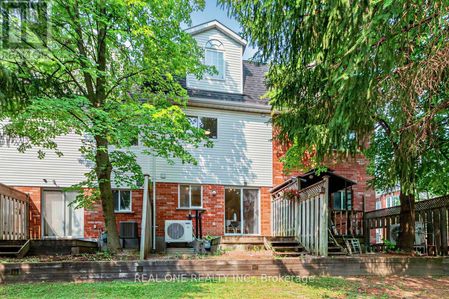 43 BETHUNE WAY - 29