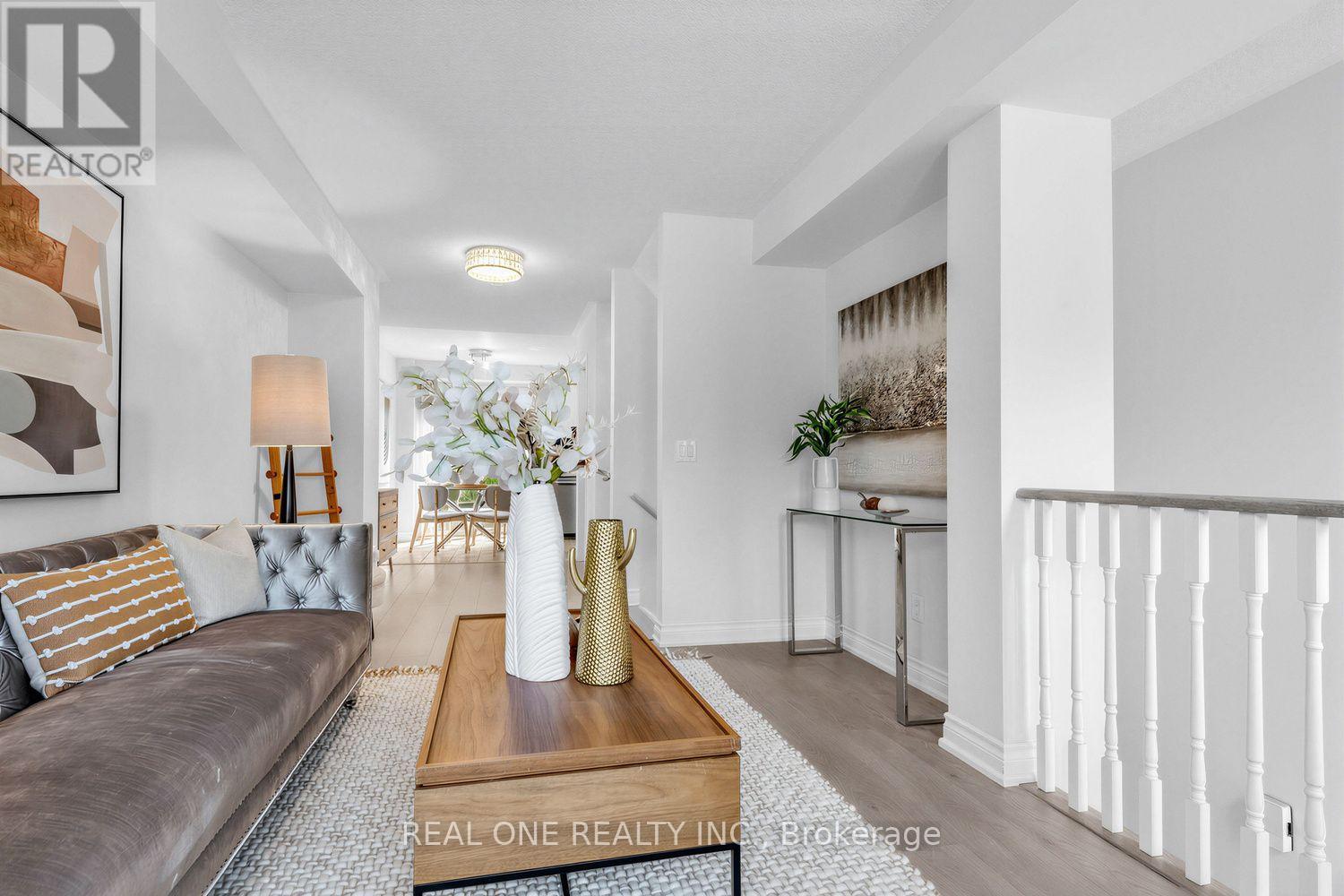 43 BETHUNE WAY - 7