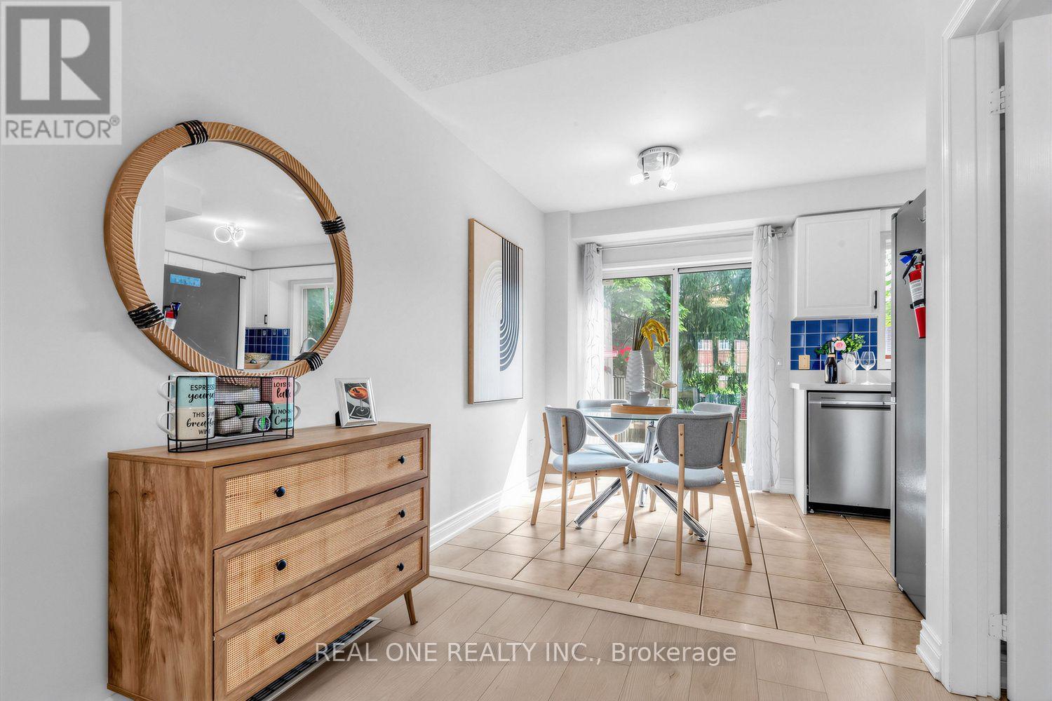 43 BETHUNE WAY - 8