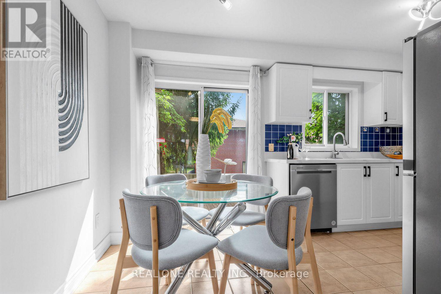43 BETHUNE WAY - 9