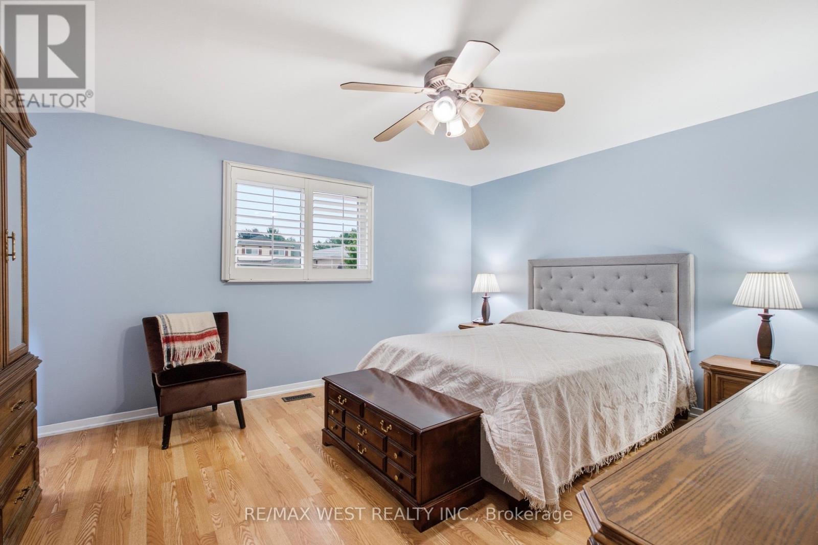 466 BRITANNIA AVENUE - 14