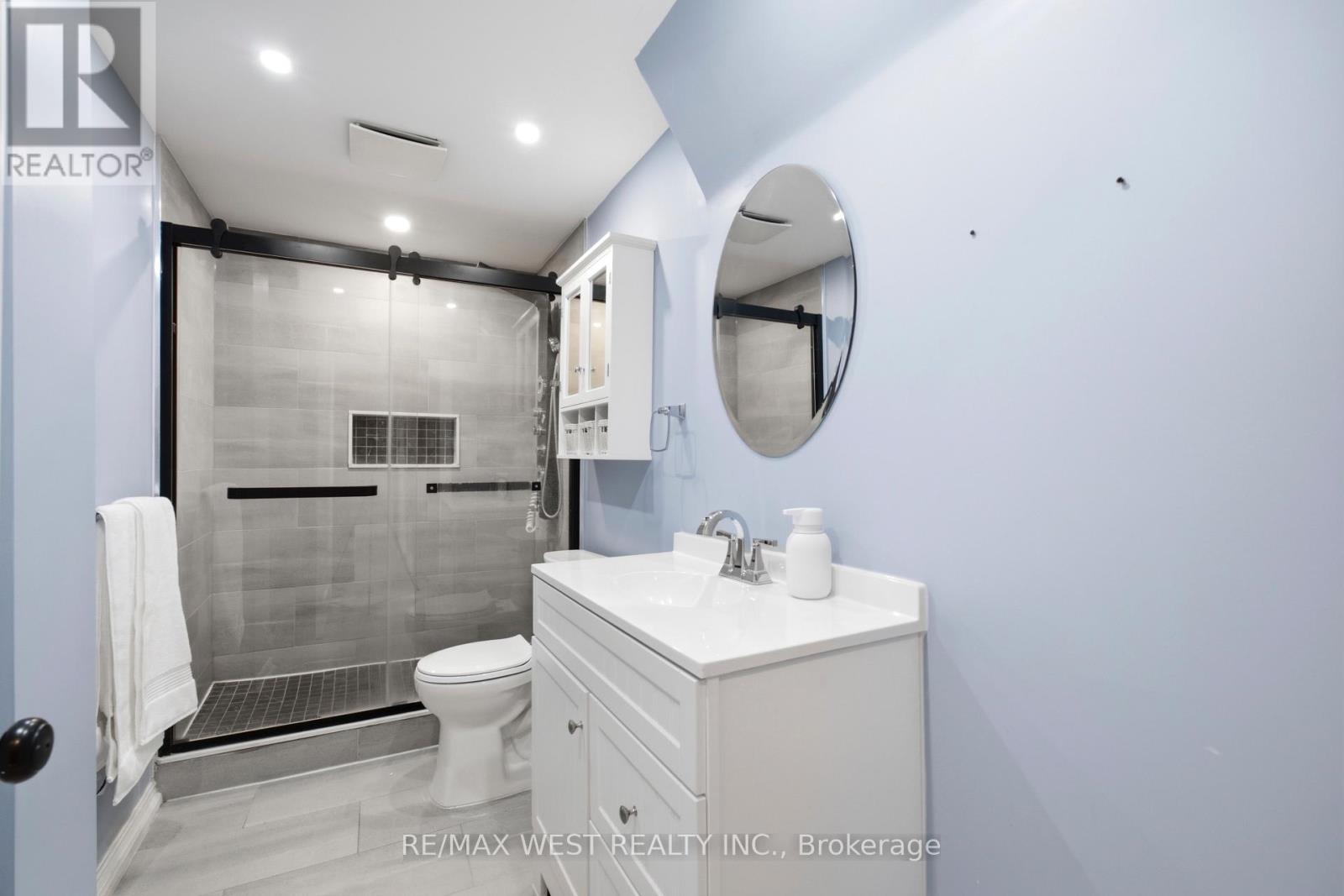 466 BRITANNIA AVENUE - 22