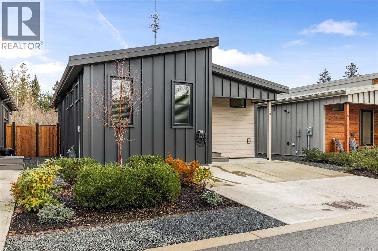 #9 3025 Royston Rd - 28