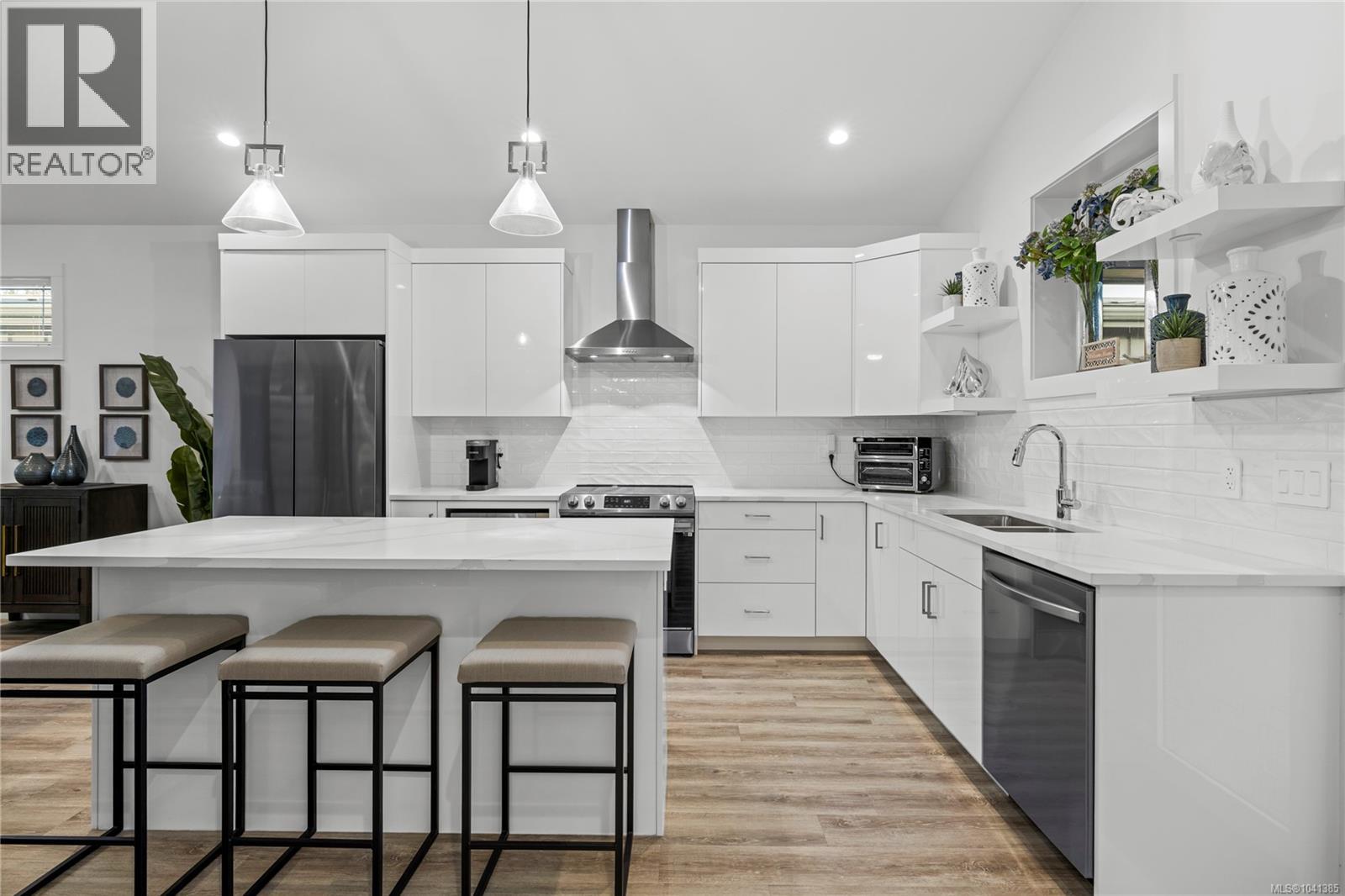 #9 3025 Royston Rd - 14
