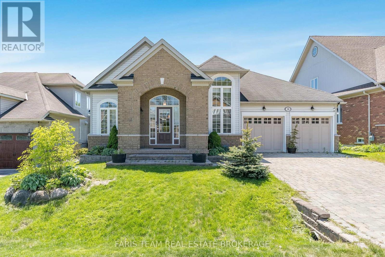 16 LANDSCAPE DRIVE - 1