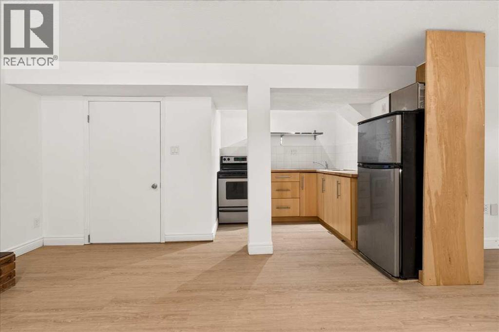 90 Armstrong Crescent SE - 23