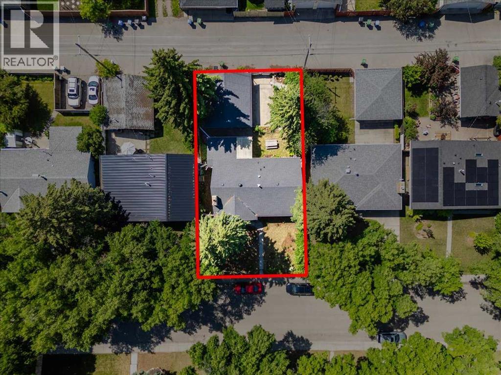 90 Armstrong Crescent SE - 47
