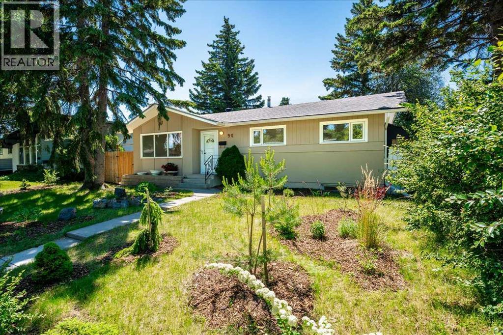 90 Armstrong Crescent SE - 3