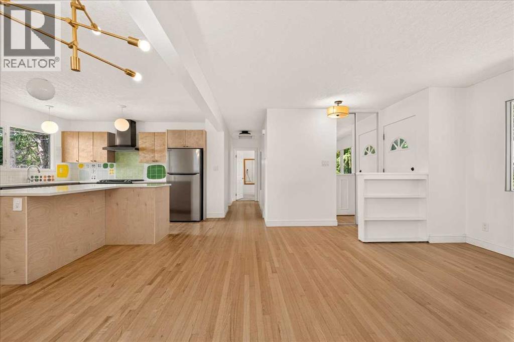 90 Armstrong Crescent SE - 16