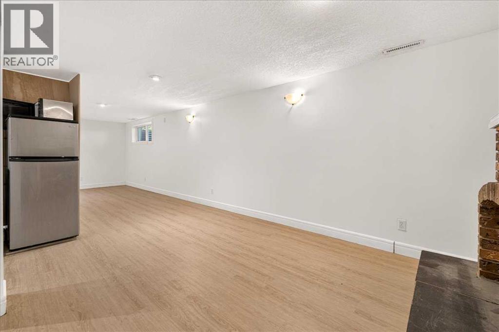 90 Armstrong Crescent SE - 27