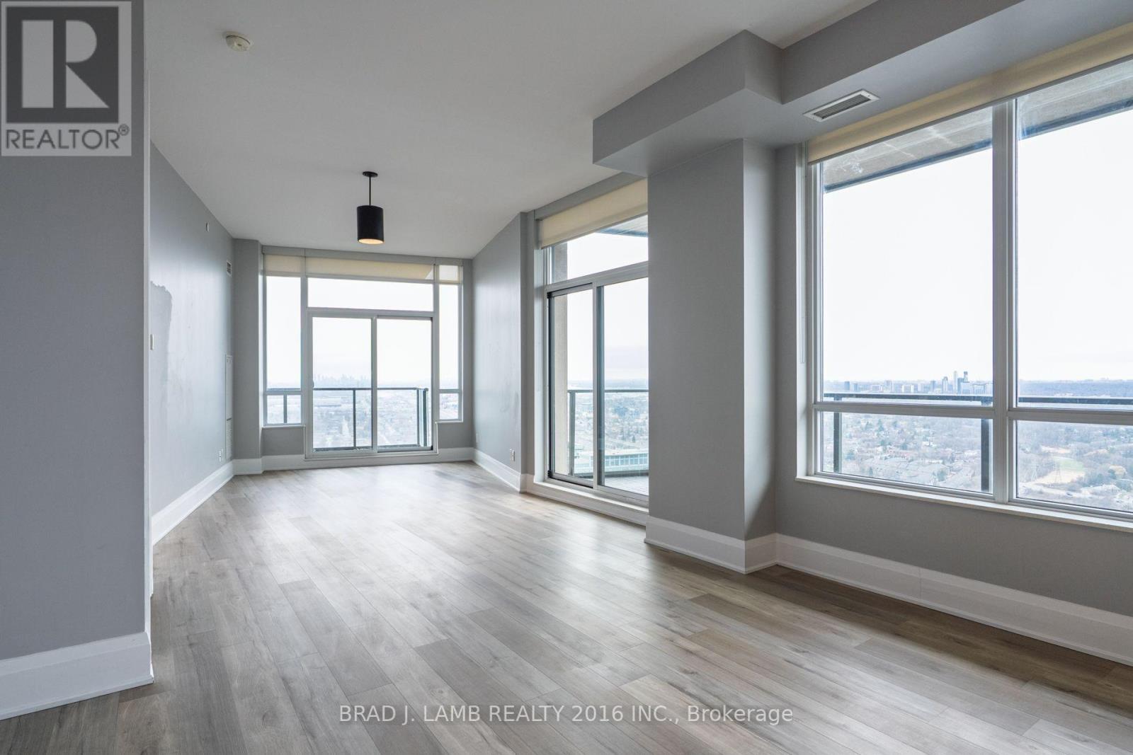 ##4303 36 PARK LAWN ROAD - 1