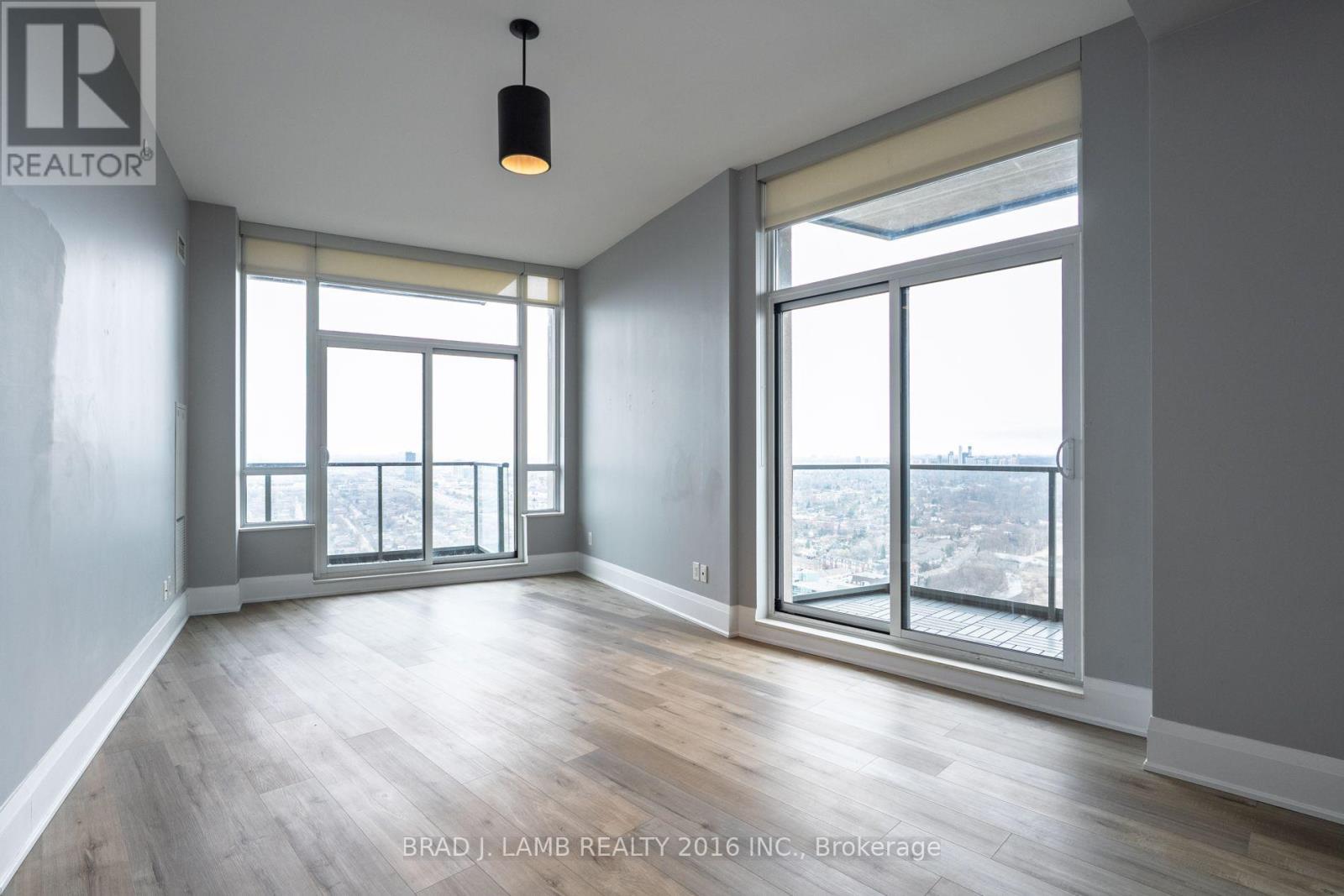 ##4303 36 PARK LAWN ROAD - Image 12