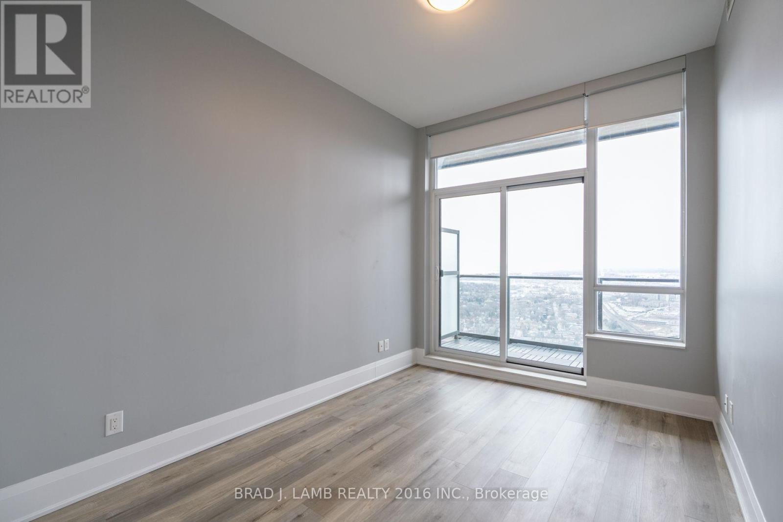 ##4303 36 PARK LAWN ROAD - Image 6