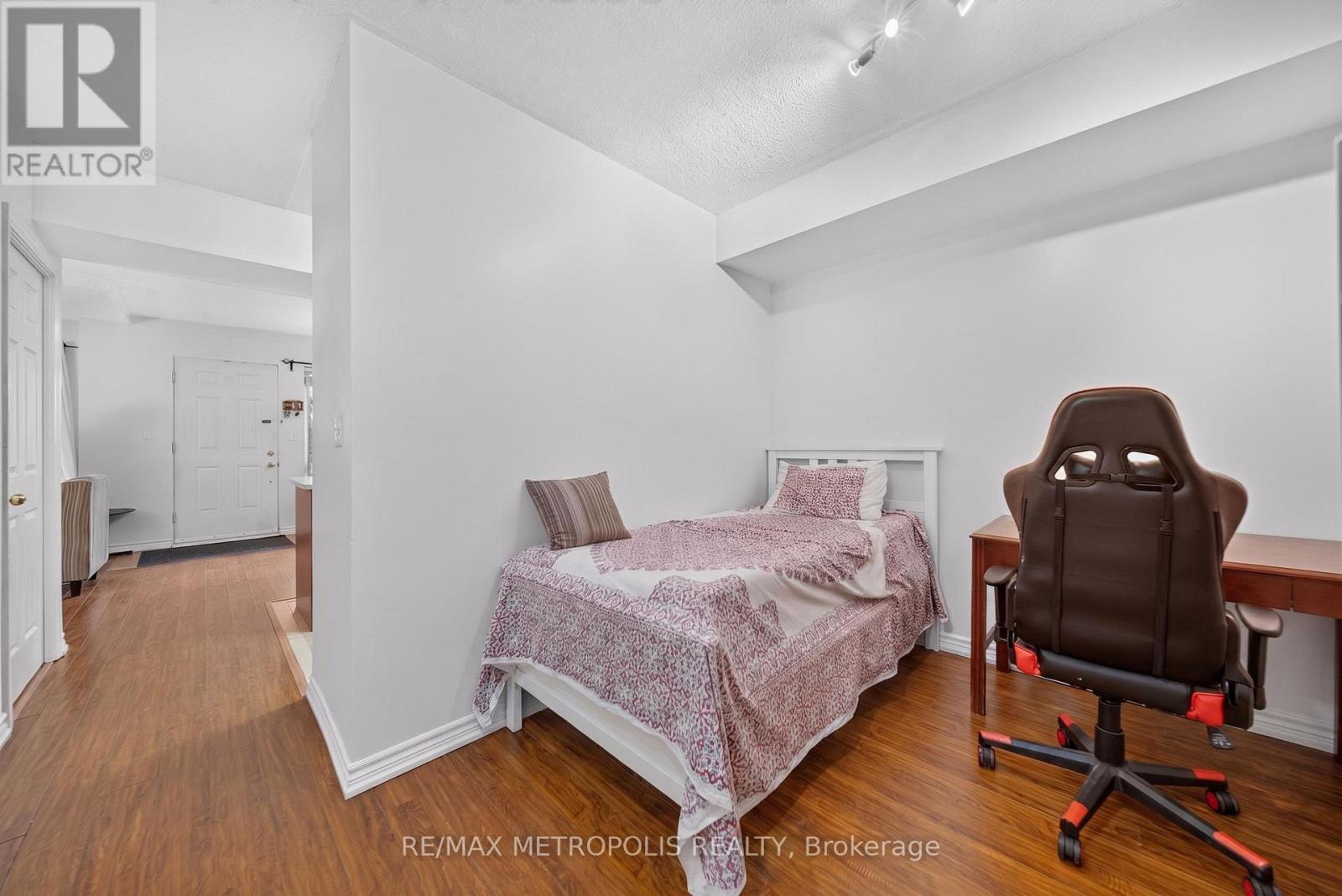 #1003 3035 FINCH AVENUE W - 23