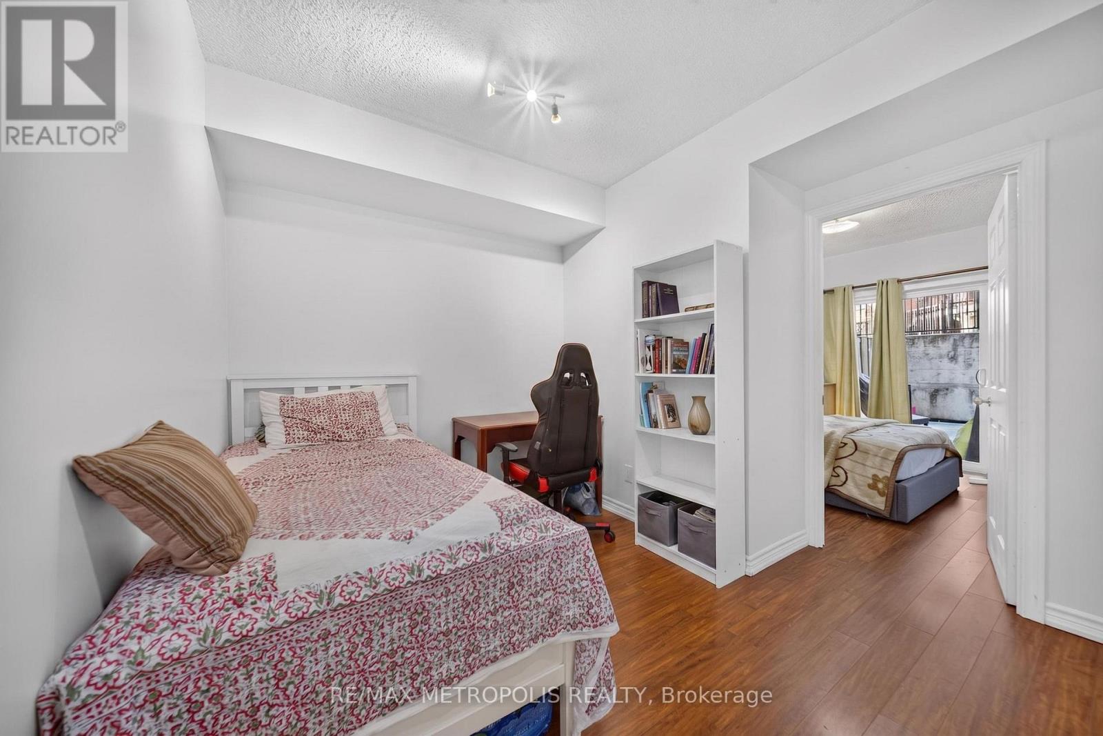 #1003 3035 FINCH AVENUE W - 25
