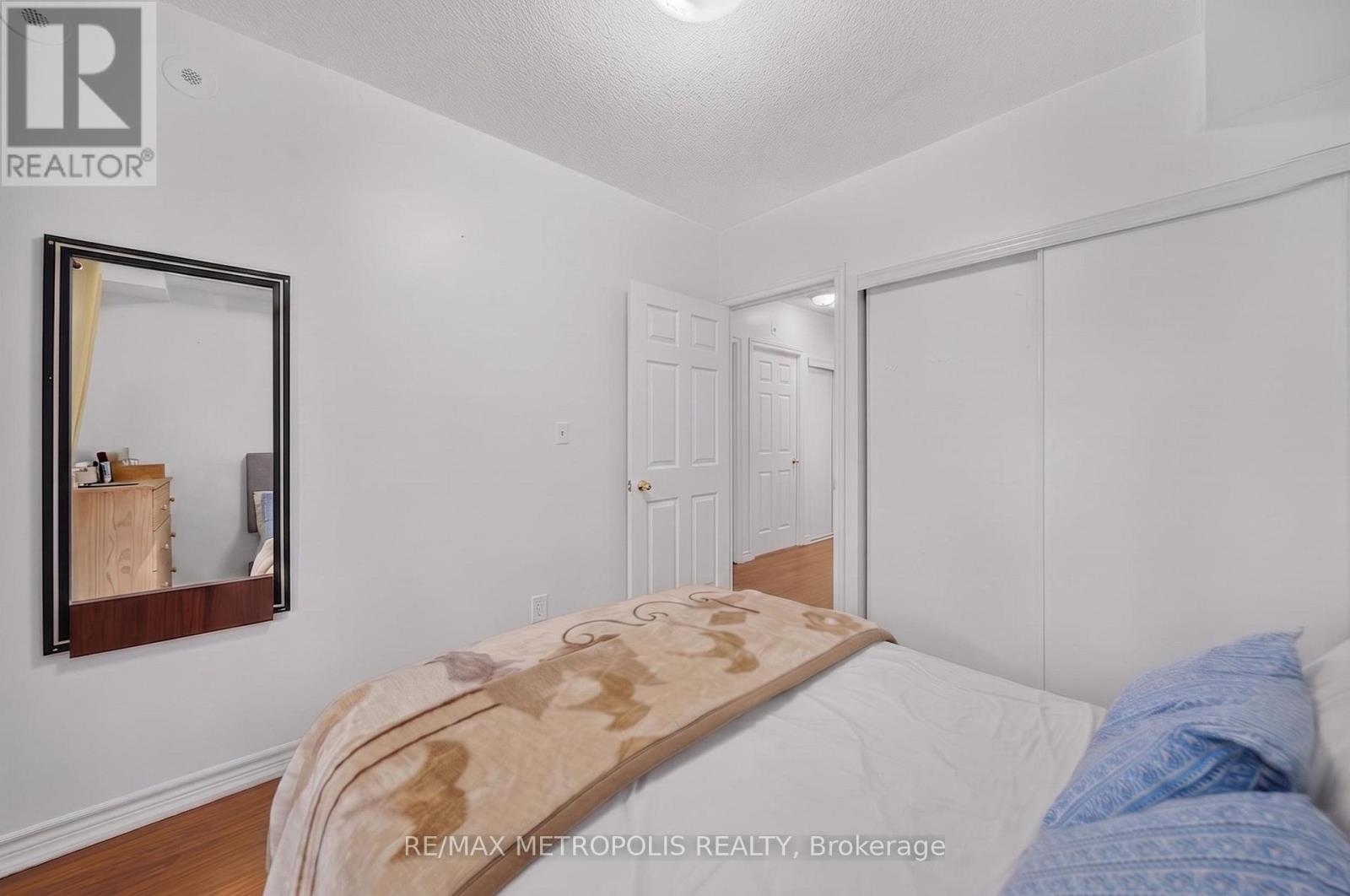 #1003 3035 FINCH AVENUE W - 27