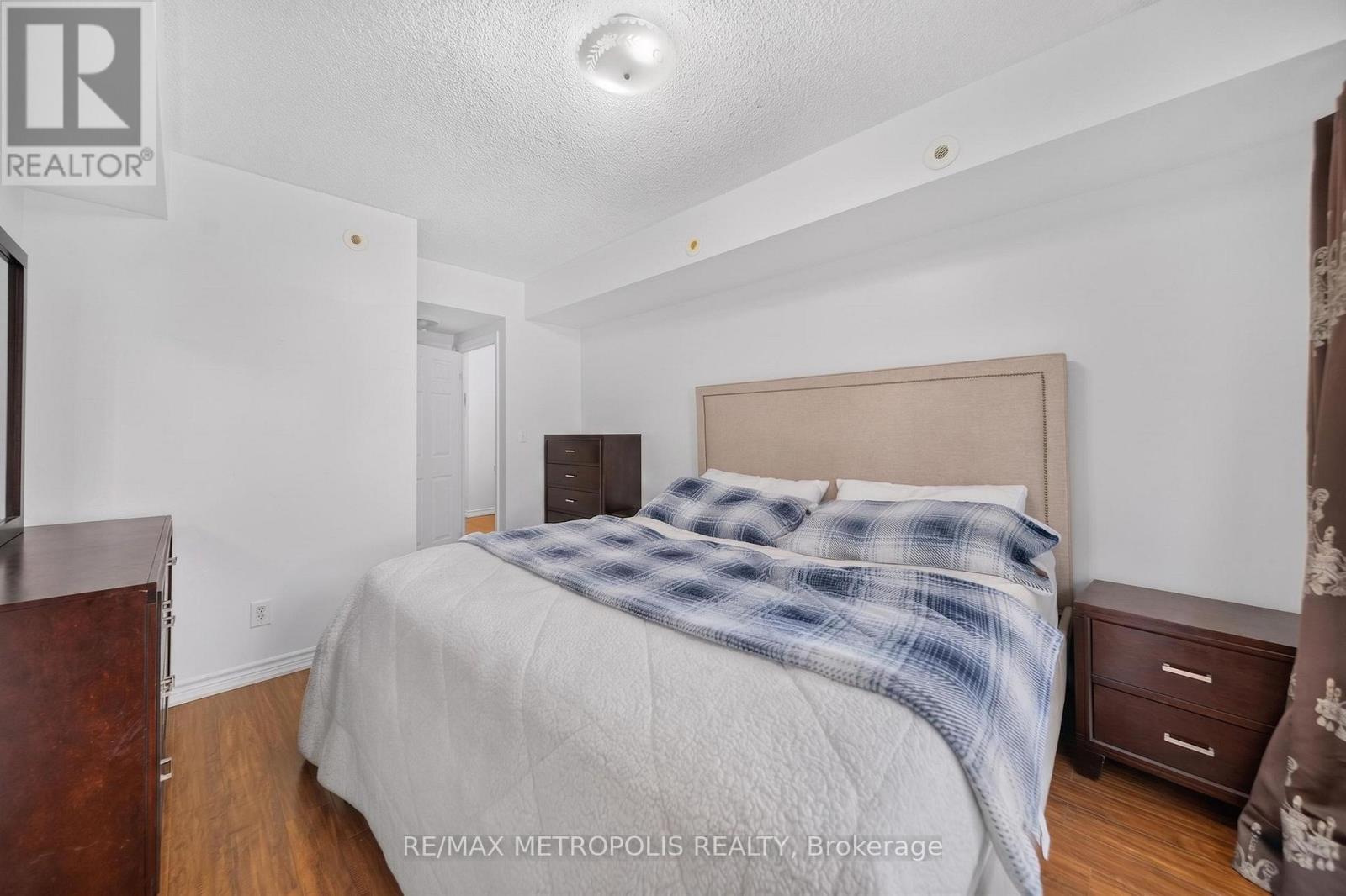 #1003 3035 FINCH AVENUE W - 30