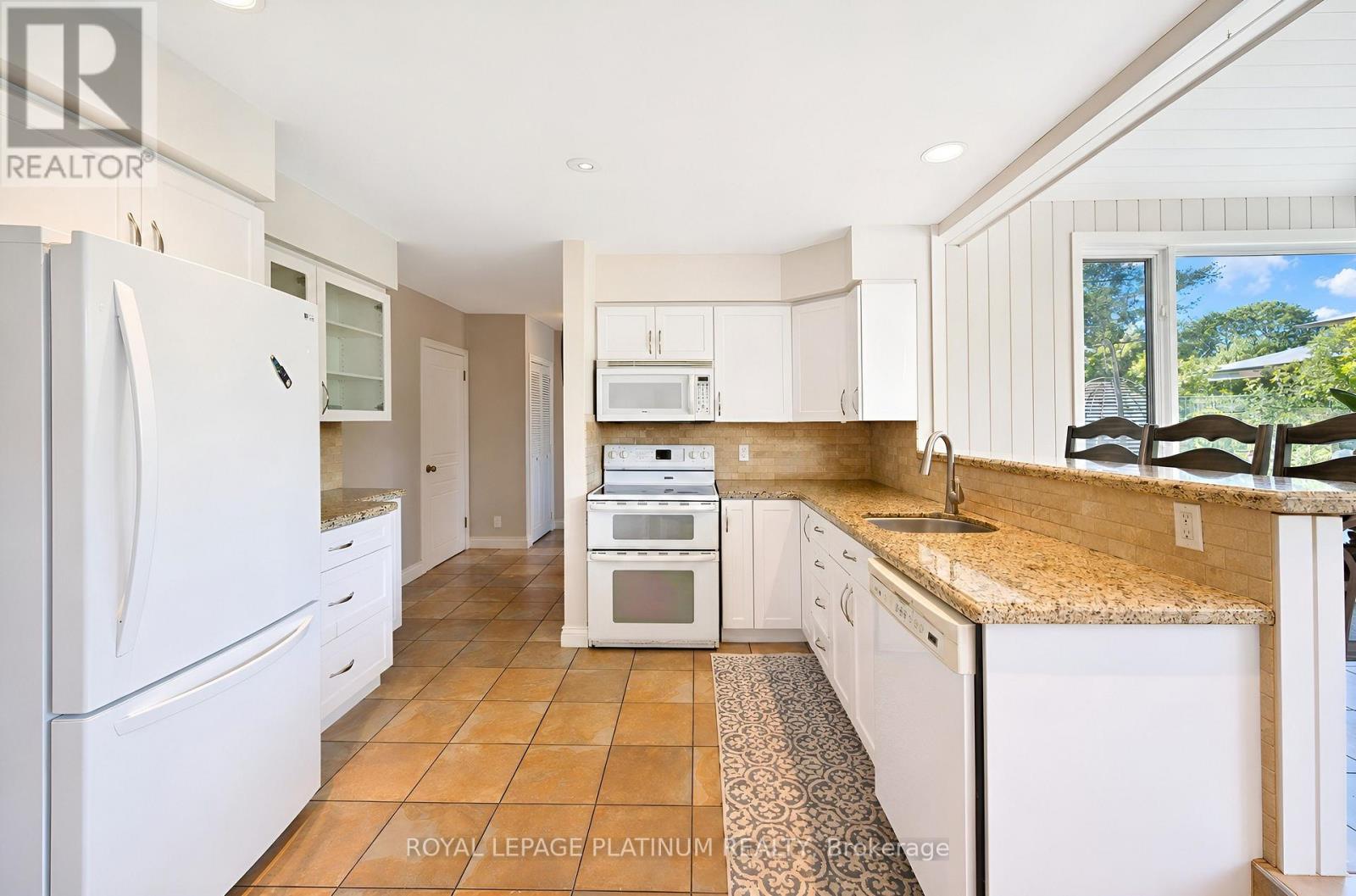 47 PARKVIEW PLACE - 12