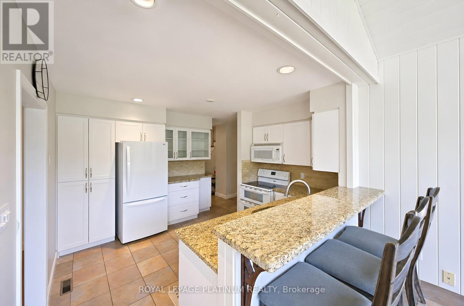 47 PARKVIEW PLACE - 13