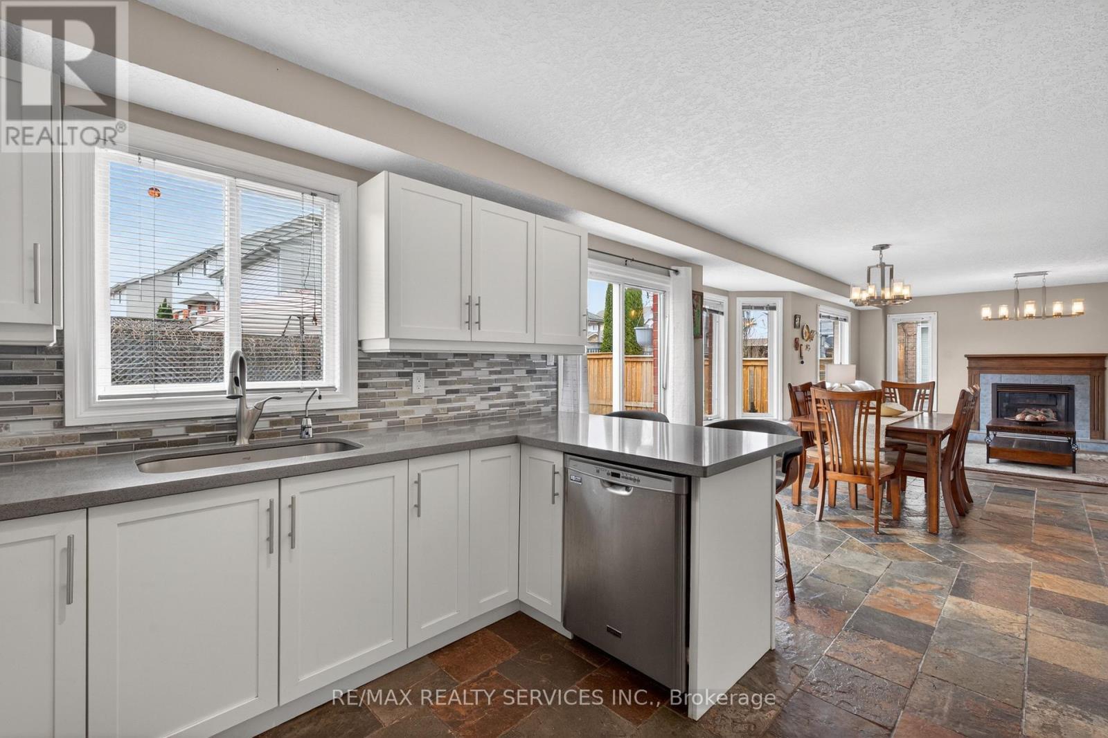 70 HUNTER ROAD - 13