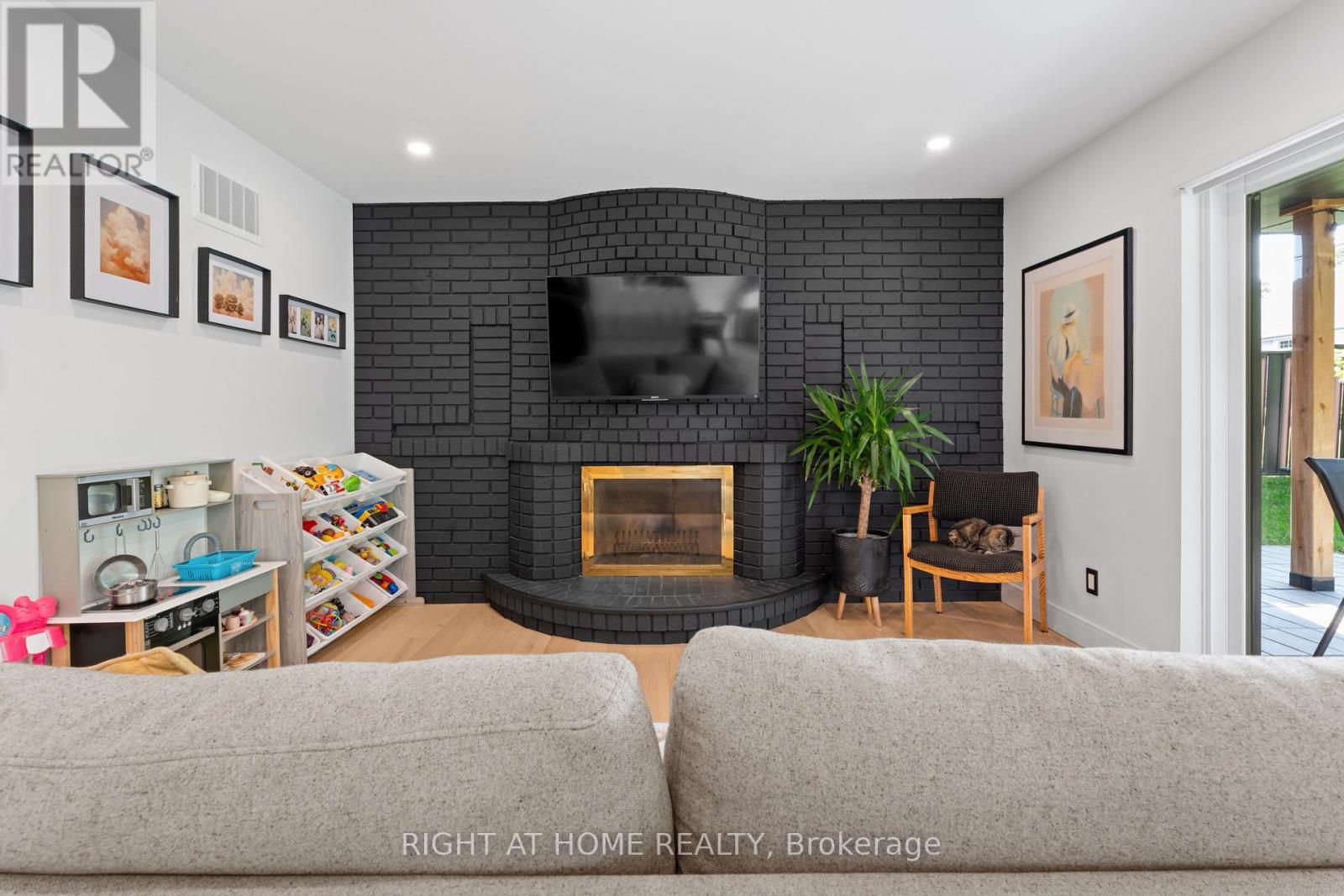 10 WINGROVE HILL - 24