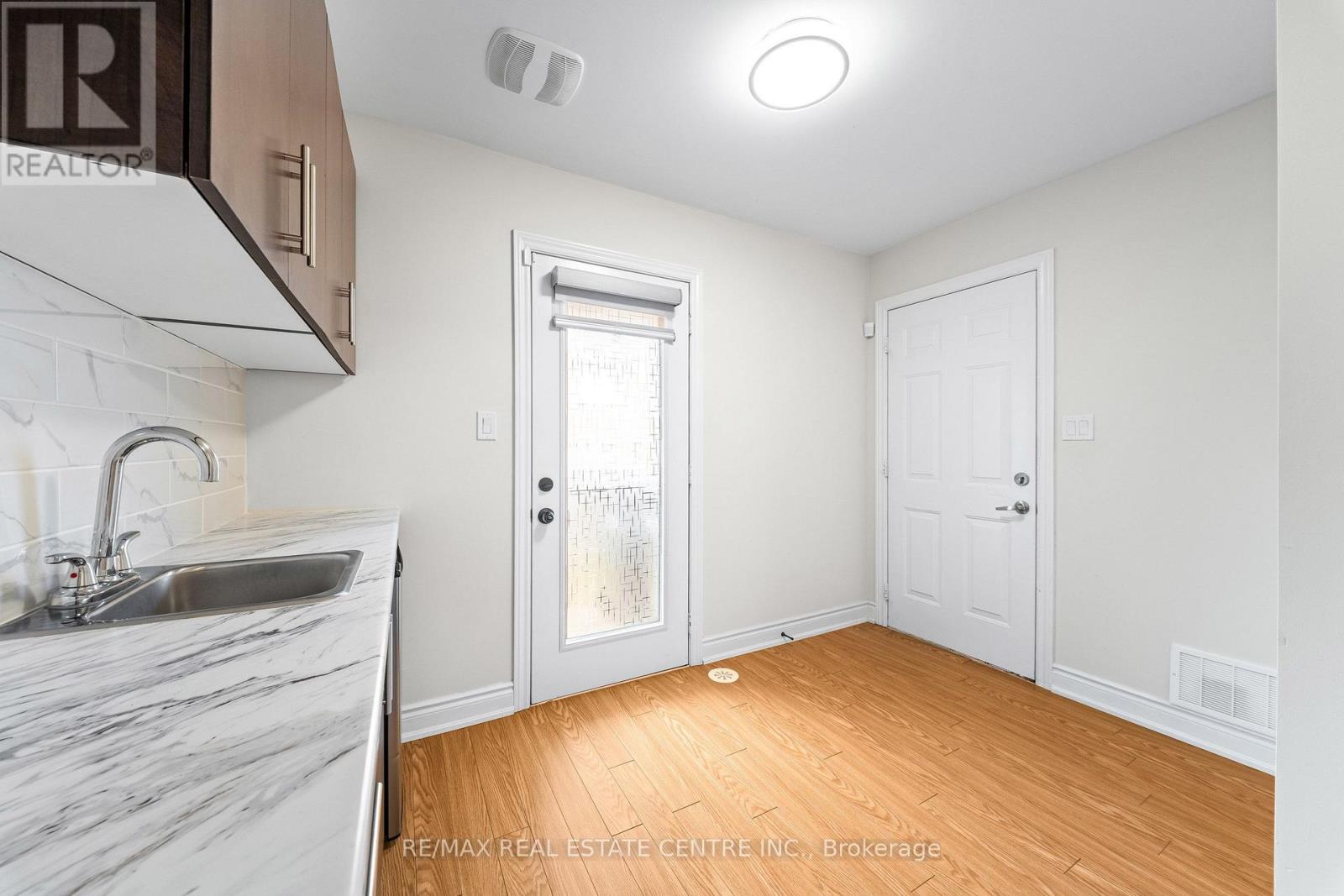 34 ASPEN HILLS ROAD - Image 31