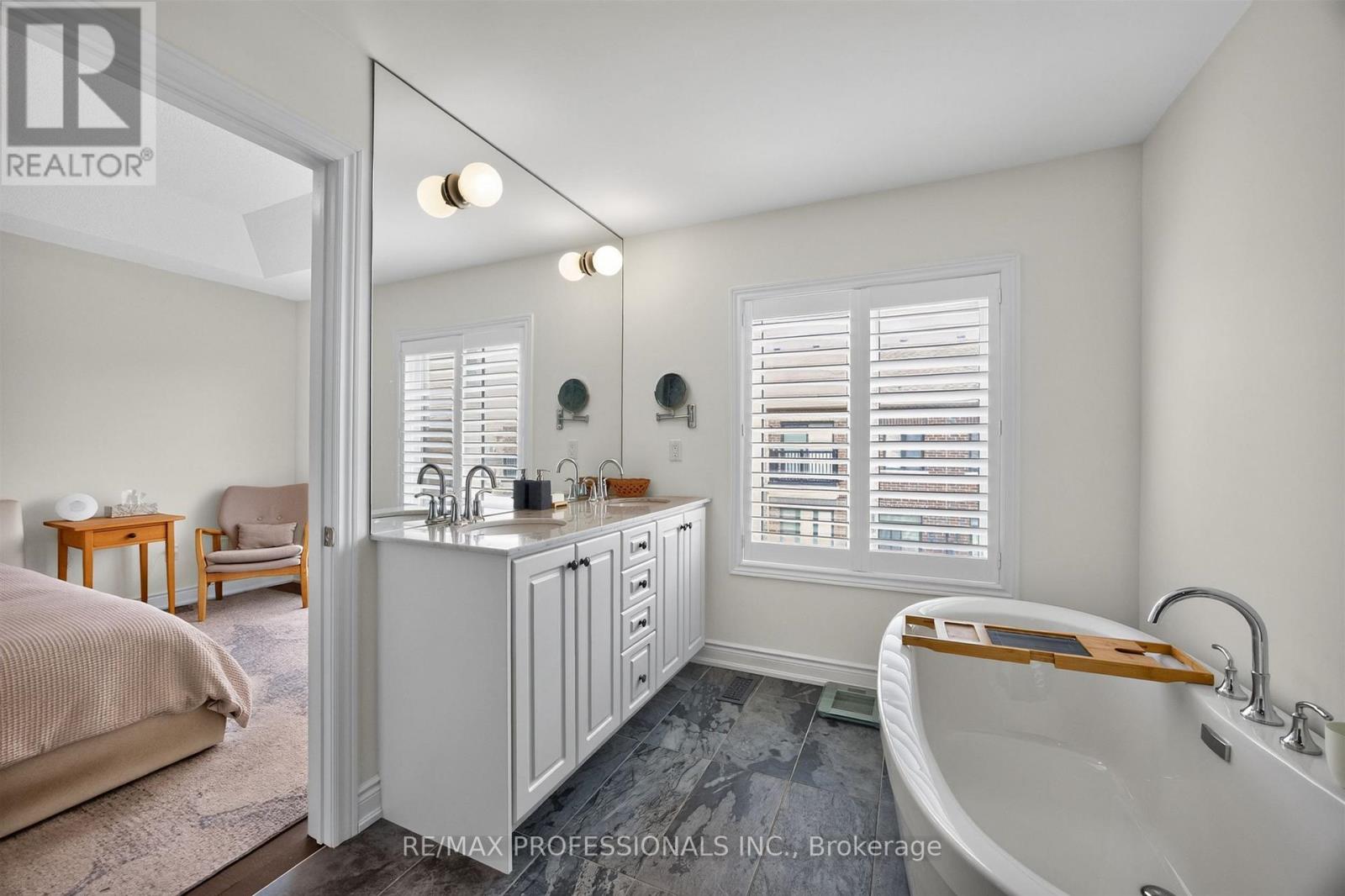 122 THOMAS FISHER DRIVE - 20