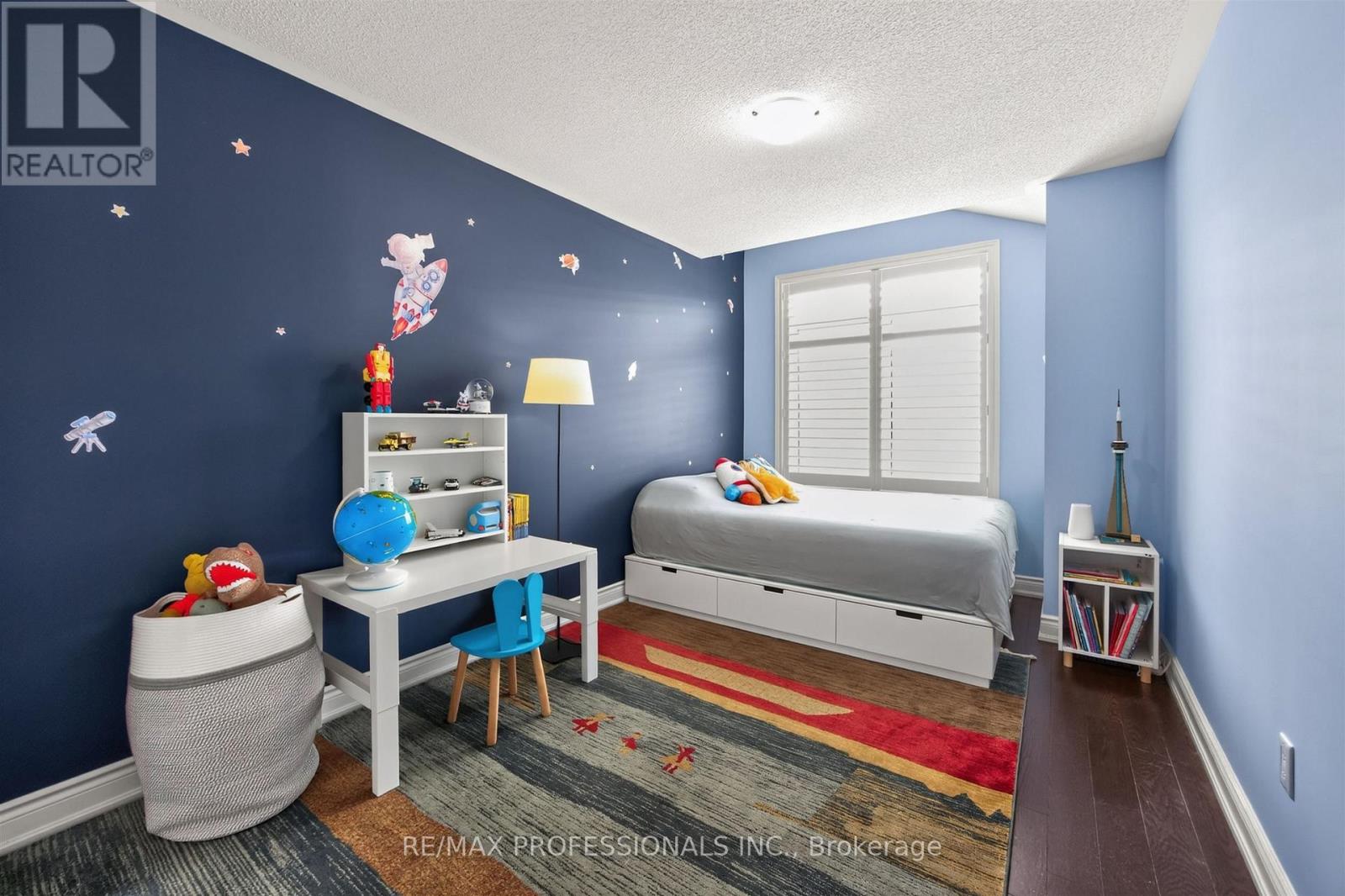 122 THOMAS FISHER DRIVE - 22