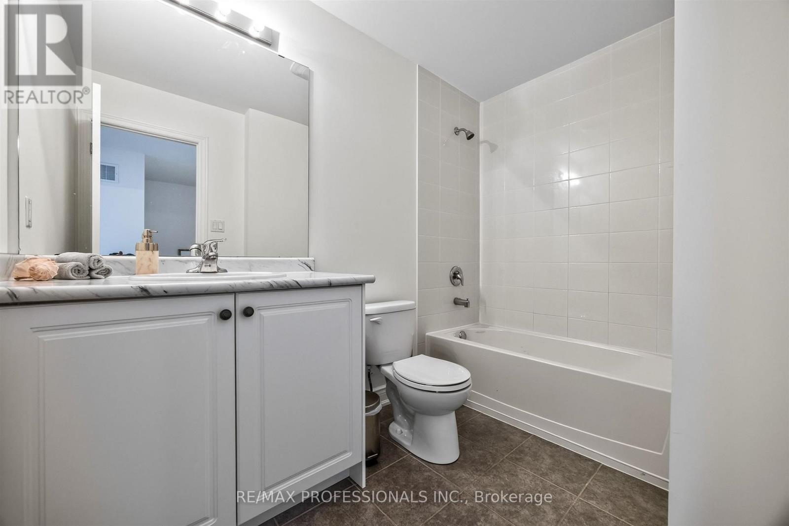 122 THOMAS FISHER DRIVE - 25