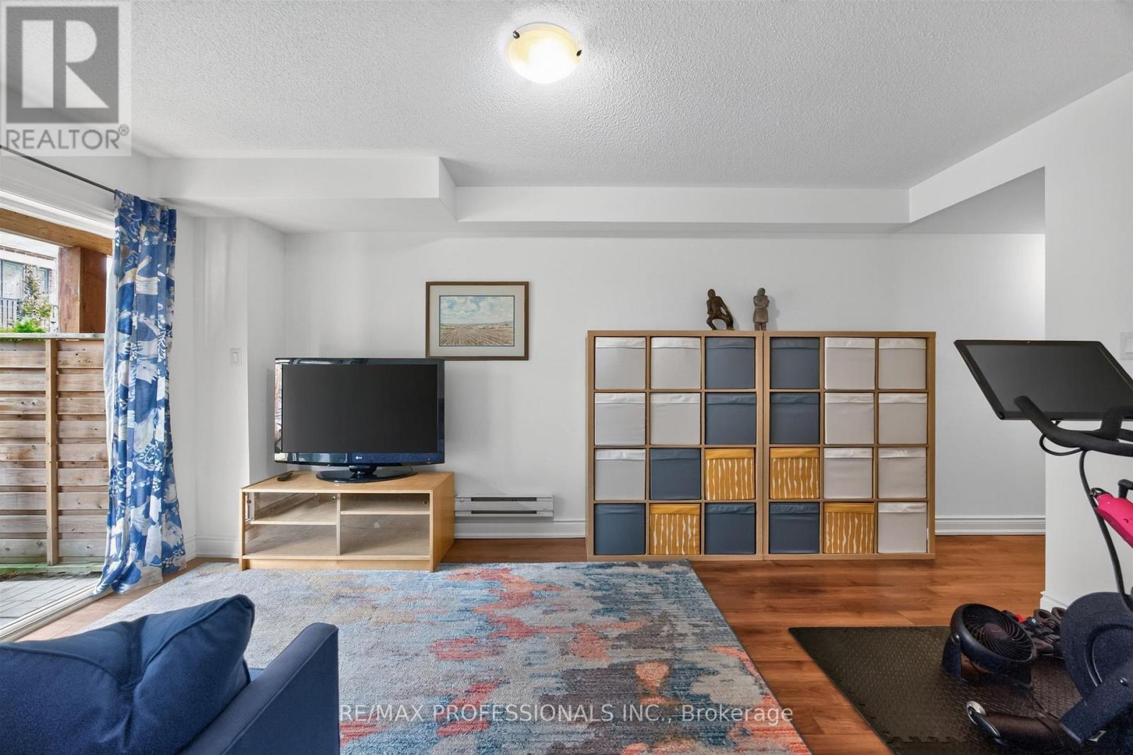 122 THOMAS FISHER DRIVE - 28
